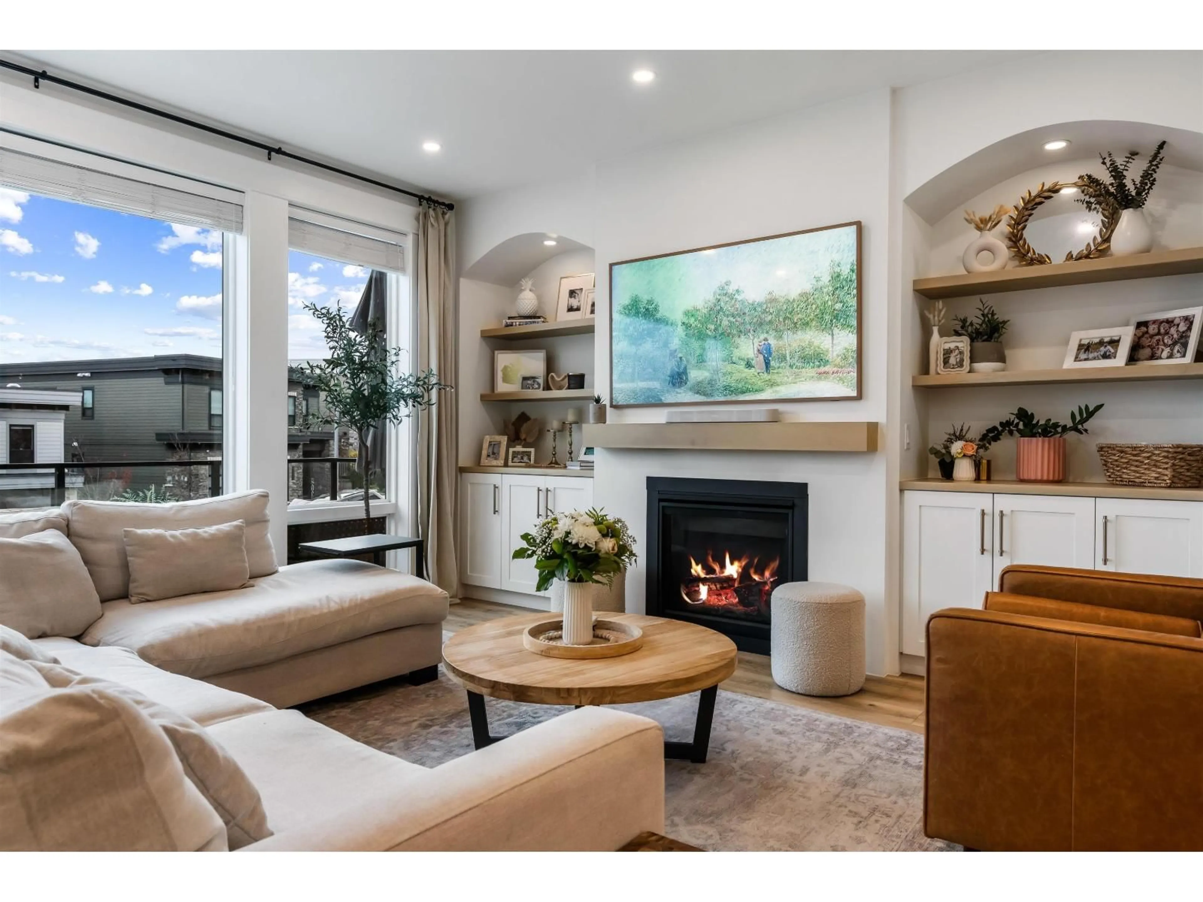 Living room with furniture, unknown for 35935 TIMBERLANE, Abbotsford British Columbia V3G0H5