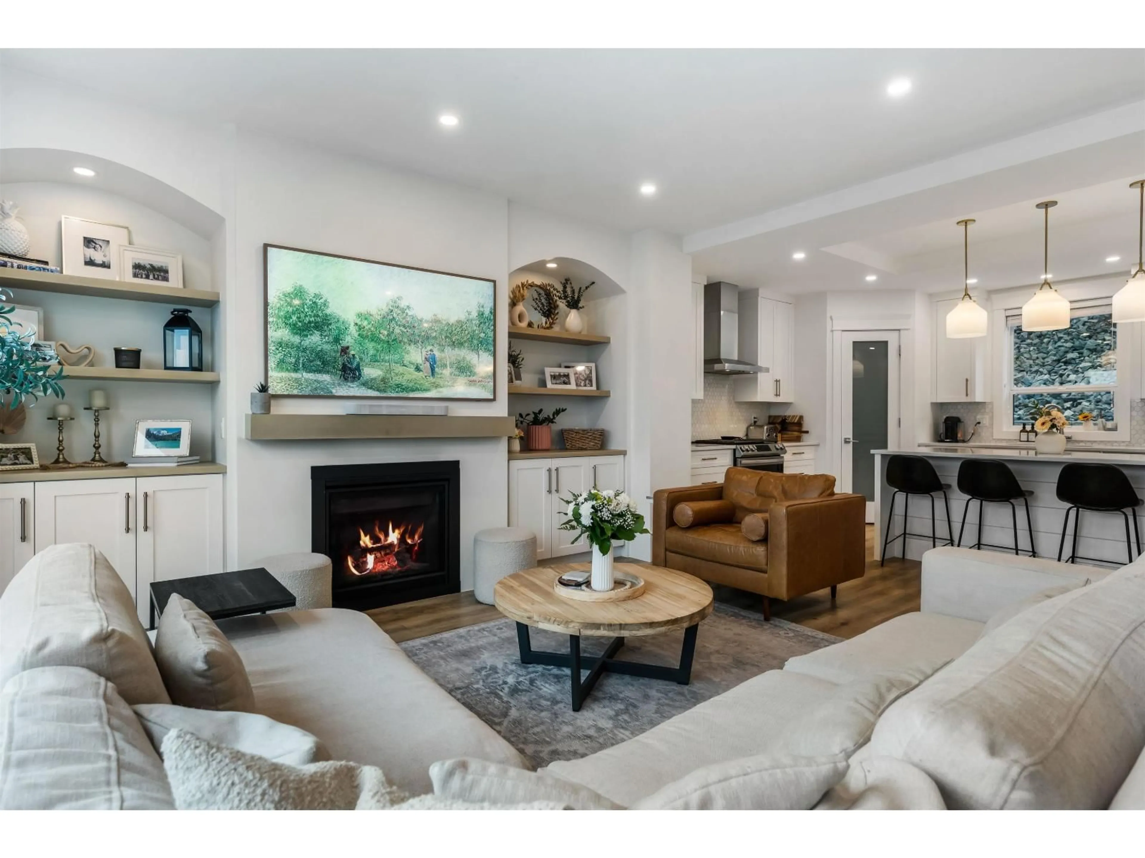 Living room with furniture, unknown for 35935 TIMBERLANE, Abbotsford British Columbia V3G0H5