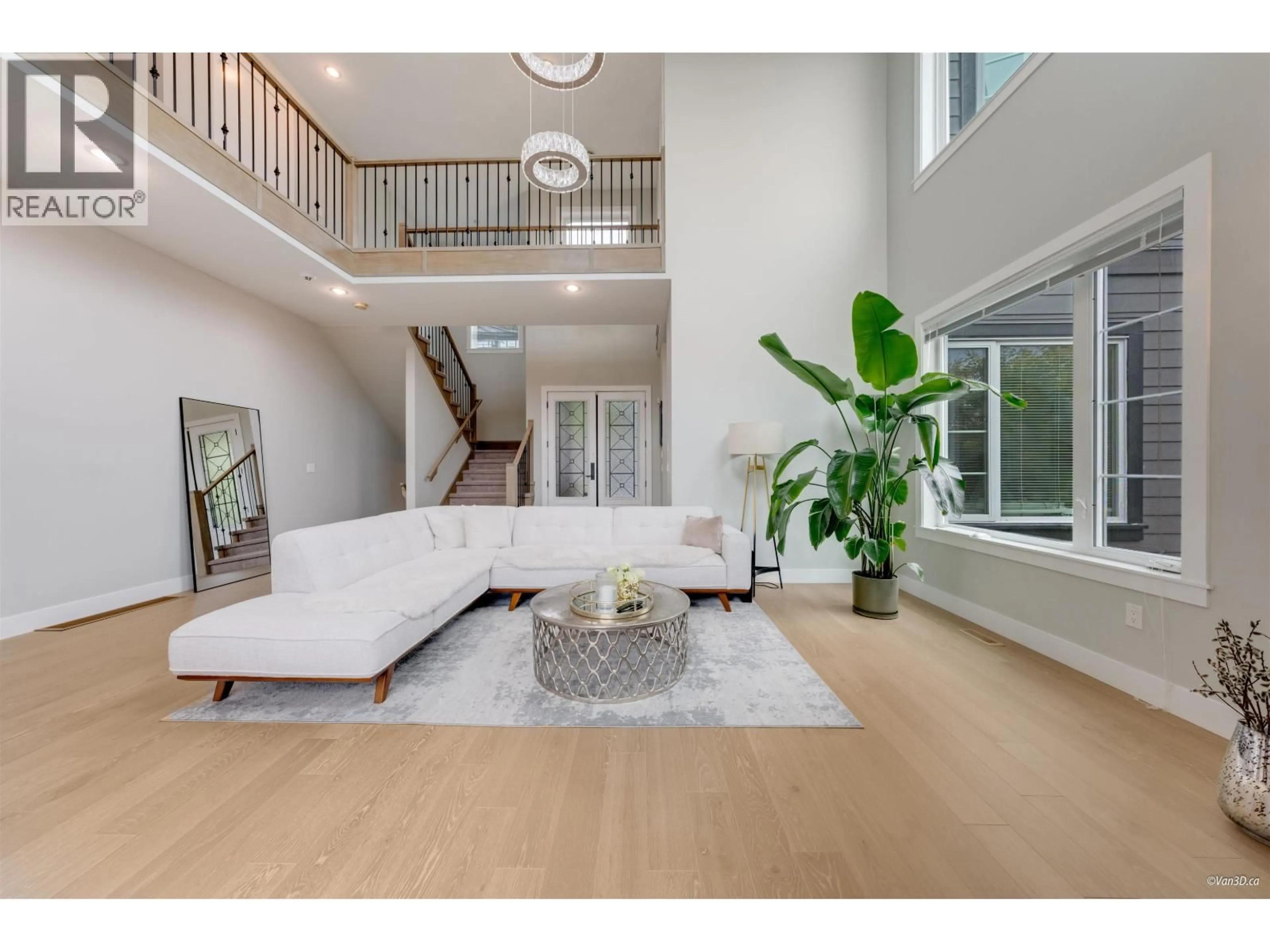 Indoor entryway for 3556 ARCHWORTH AVENUE, Coquitlam British Columbia V3E0L6