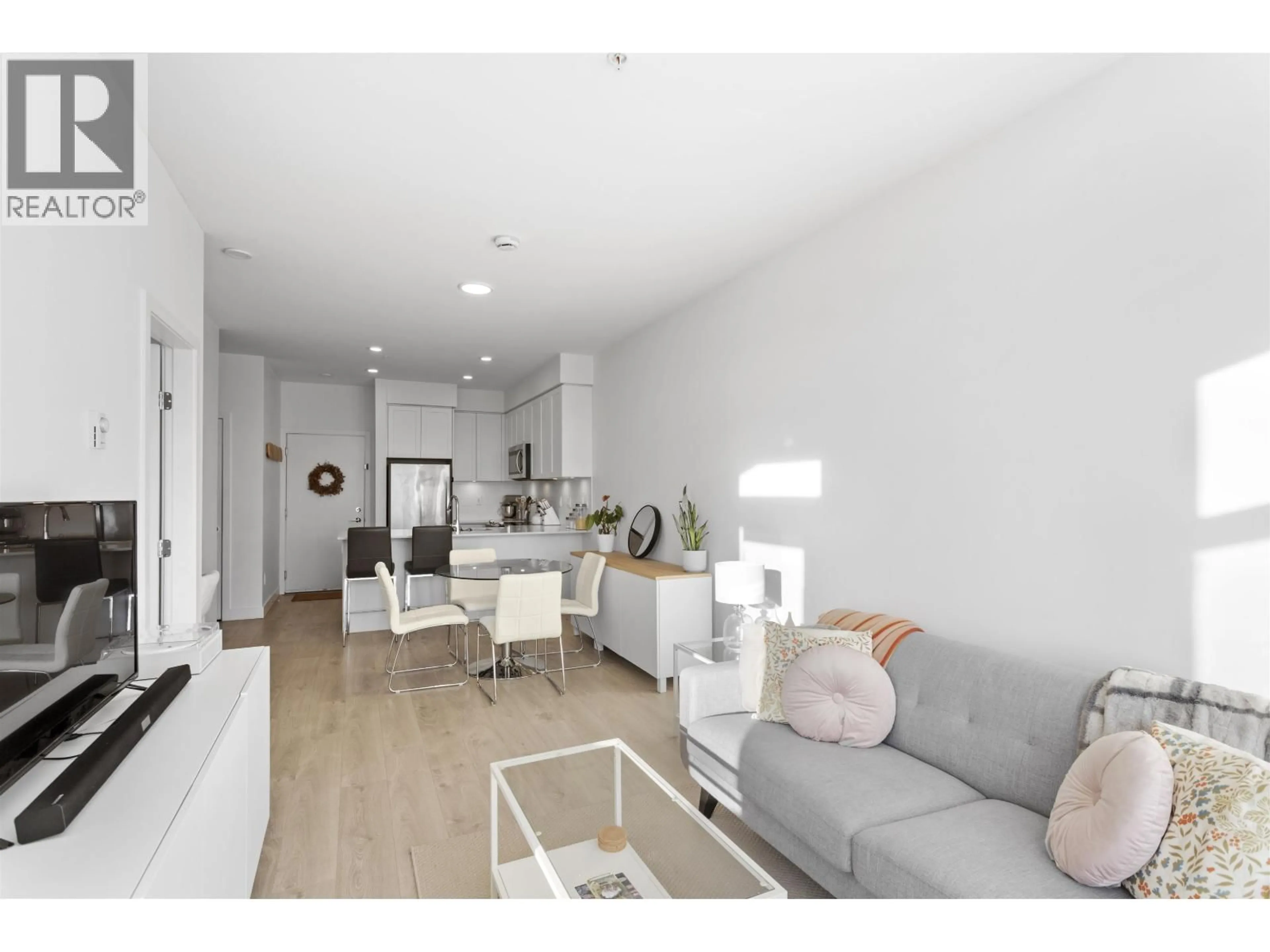 Living room with furniture, unknown for 510 - 808 GAUTHIER AVENUE, Coquitlam British Columbia V3K0H1