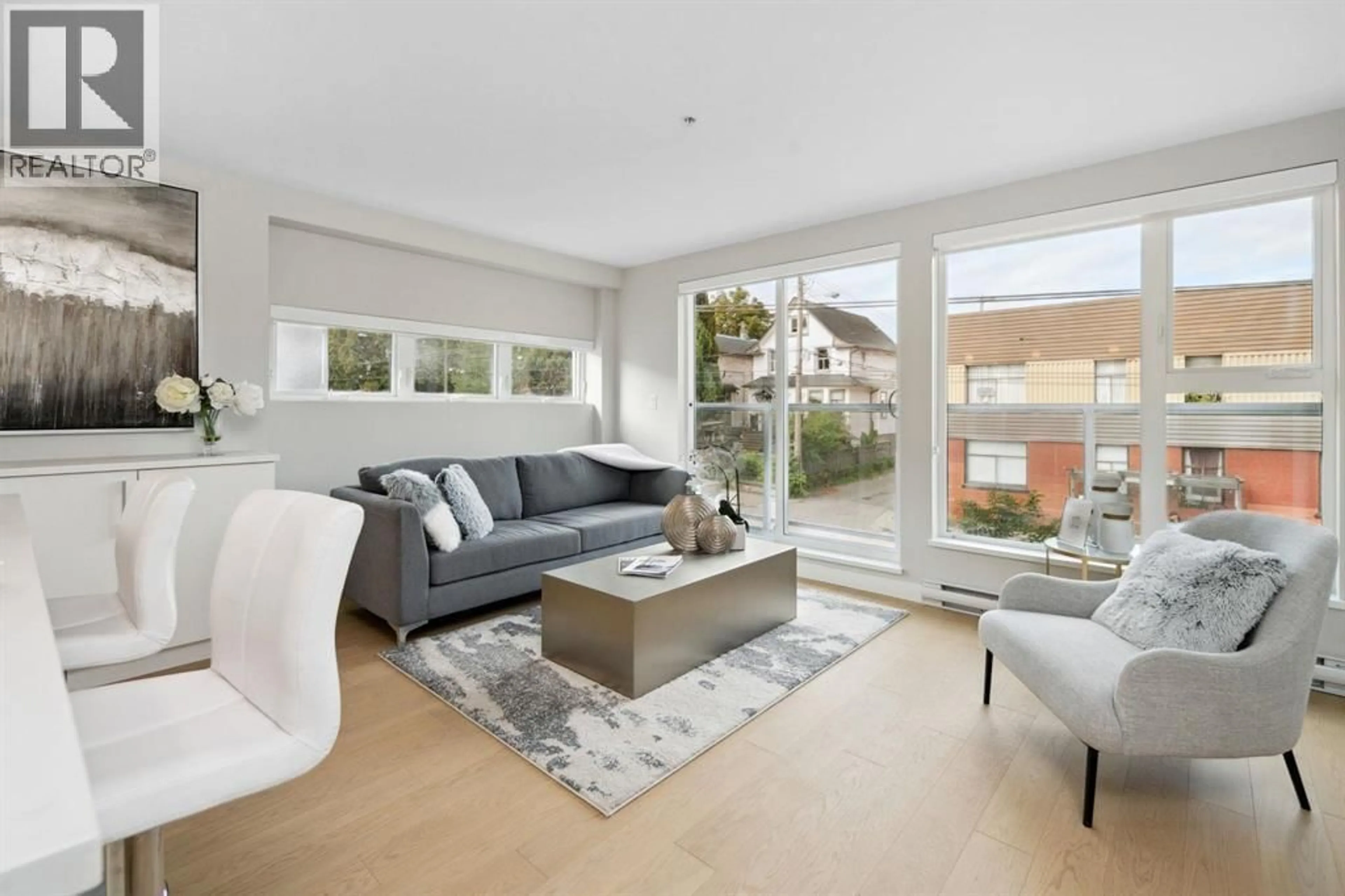 Living room with furniture, unknown for 2512 FRASER STREET, Vancouver British Columbia V5T3V4