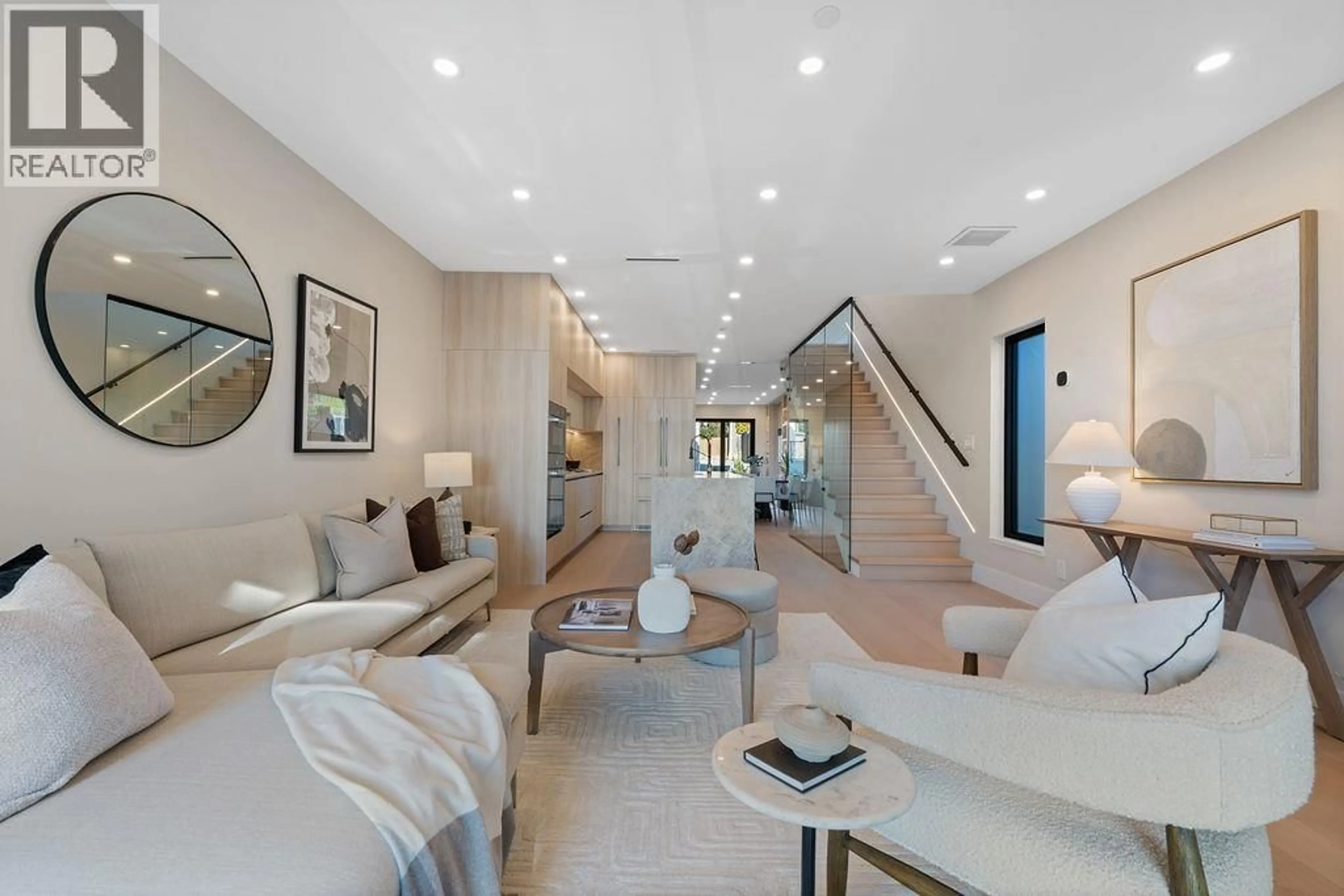 Unknown for 504 5TH STREET, North Vancouver British Columbia V7L1M4