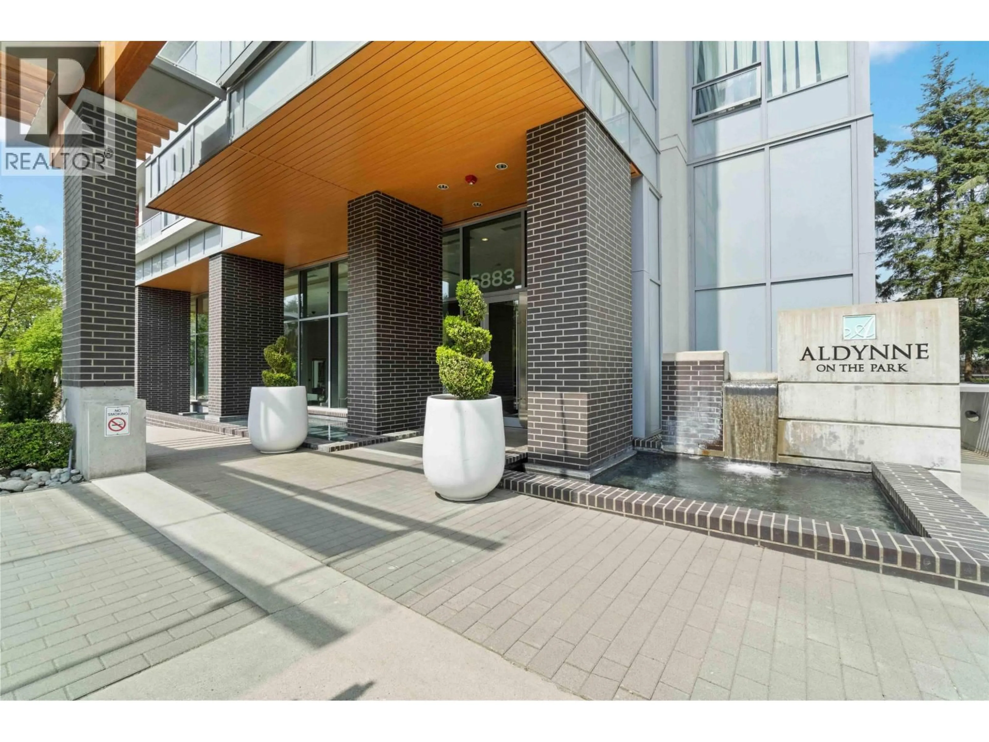 Indoor foyer for 3106 - 5883 BARKER AVENUE, Burnaby British Columbia V5H0G4