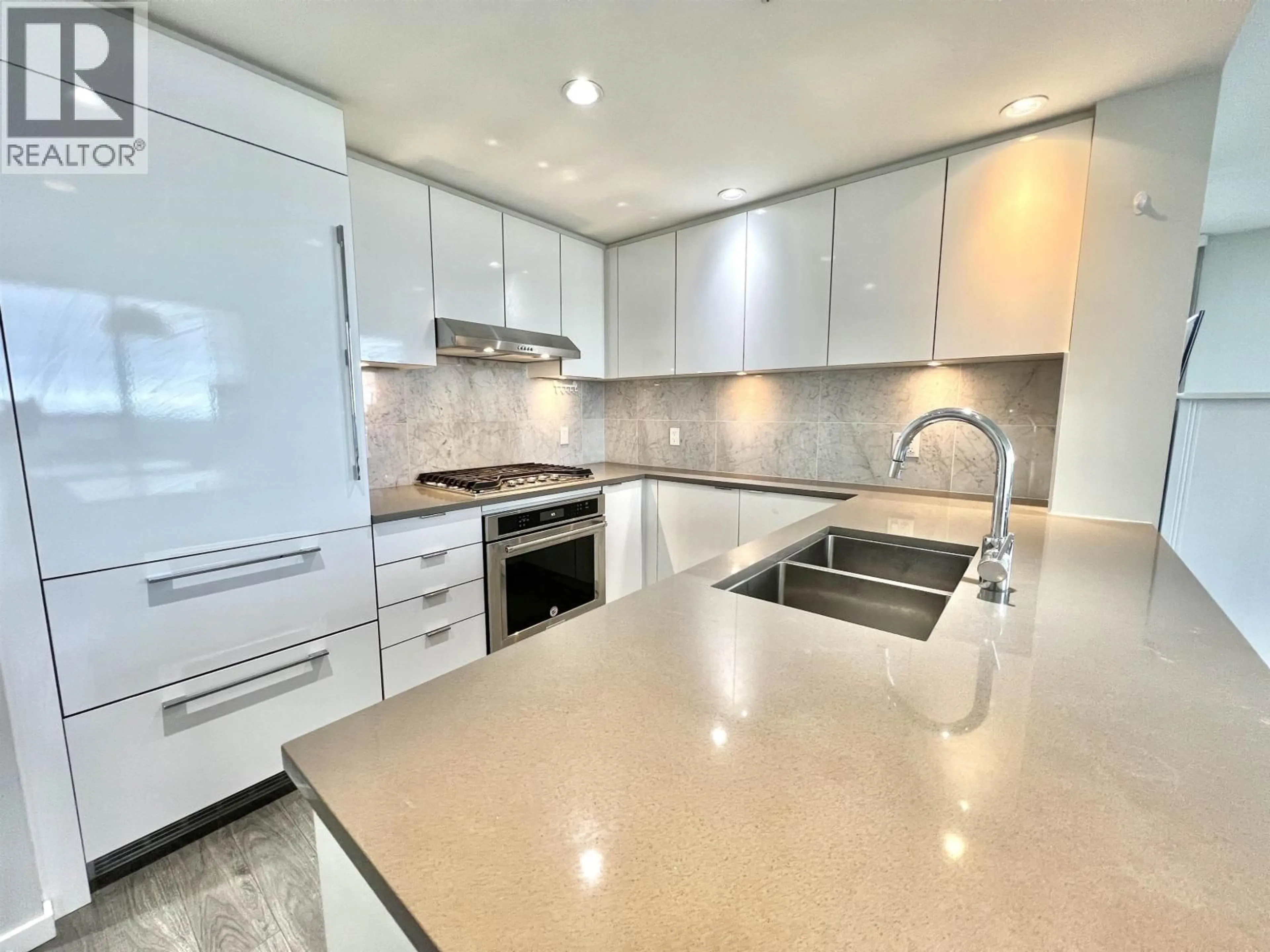 Open concept kitchen, ceramic/tile floor for 3106 - 5883 BARKER AVENUE, Burnaby British Columbia V5H0G4