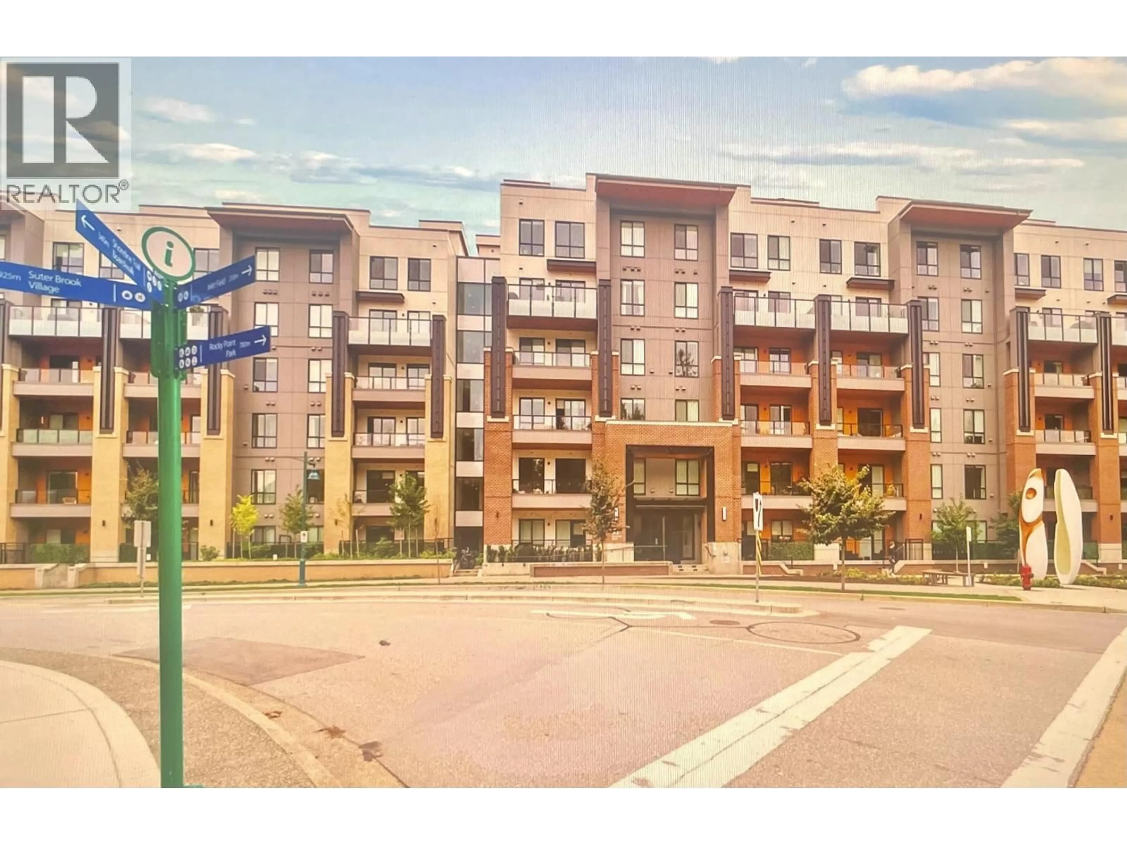 Blurry image for 628 - 55 KLAHANIE DRIVE, Port Moody British Columbia V3H0M9