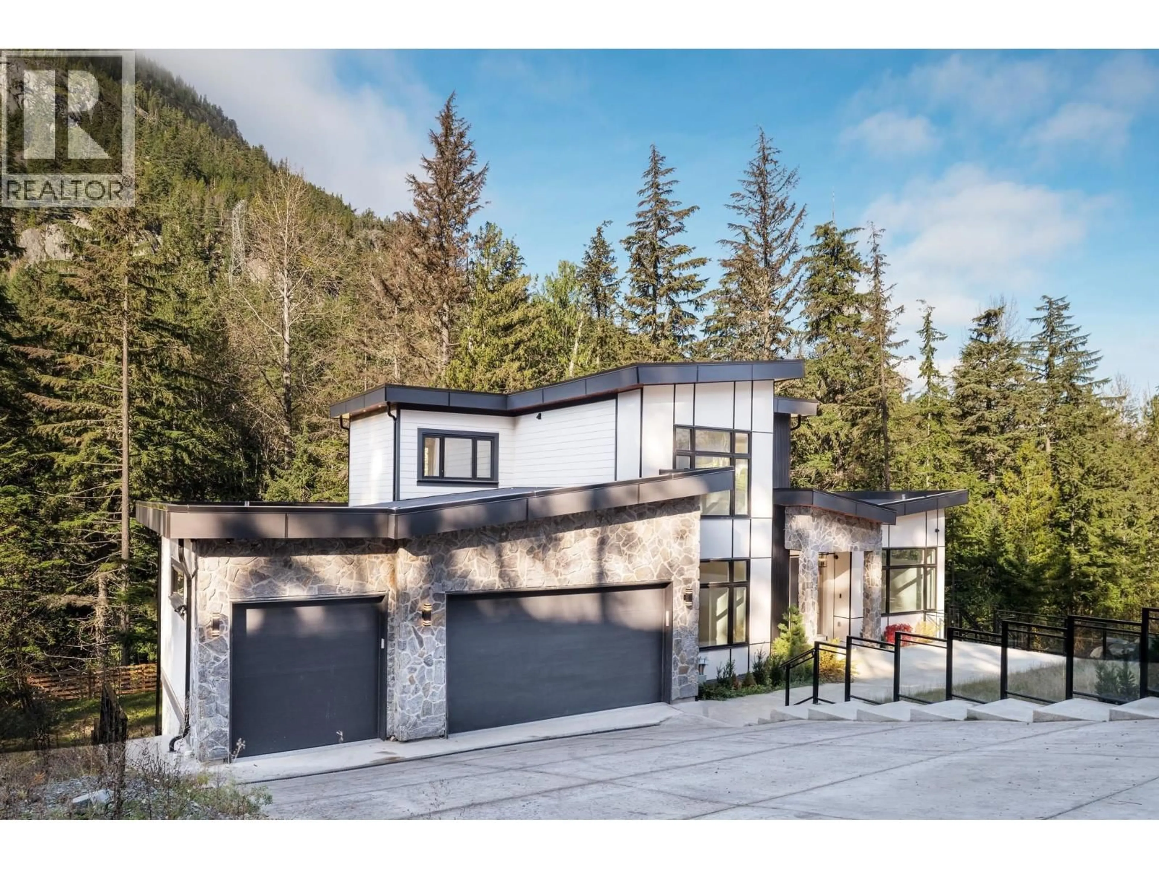 Home with vinyl exterior material, mountain view for 9113 RIVERSIDE DRIVE, Whistler British Columbia V0N1B9