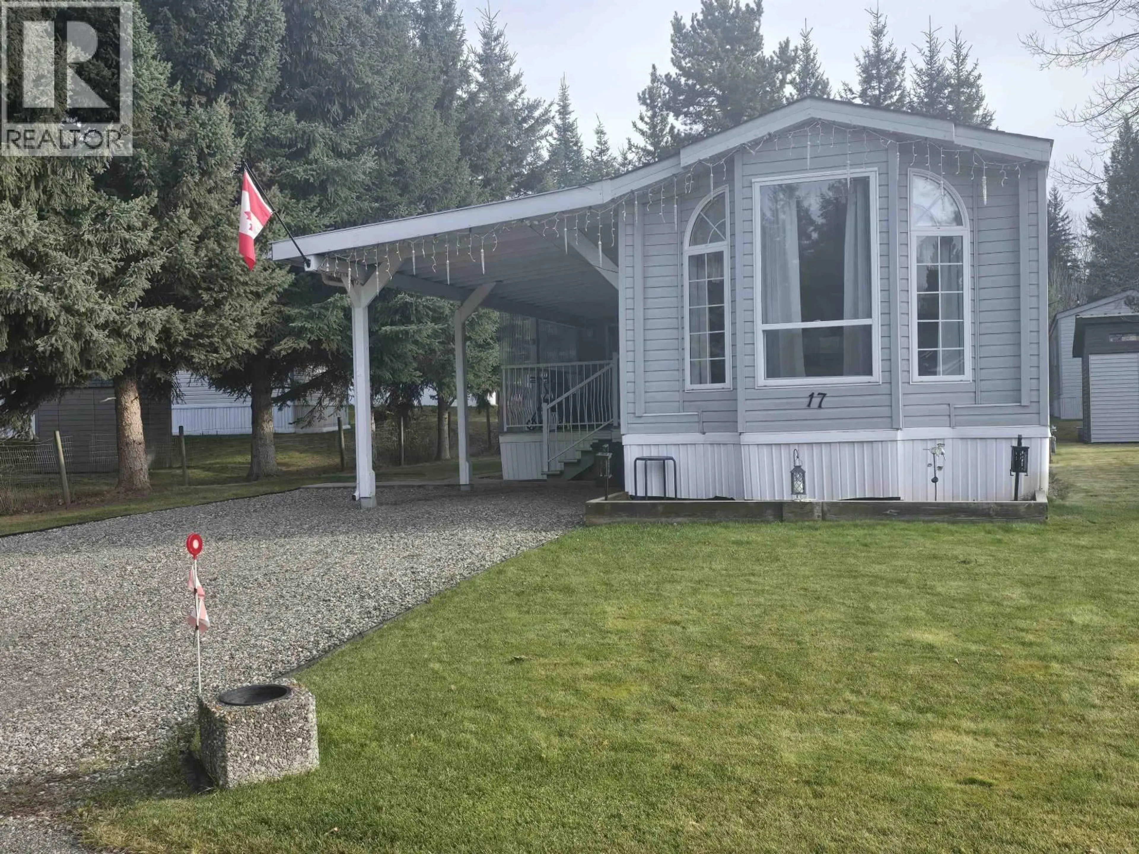 Home with vinyl exterior material, mountain view for 17 - 2650 RICHARDSON ROAD, Quesnel British Columbia V2J4R7