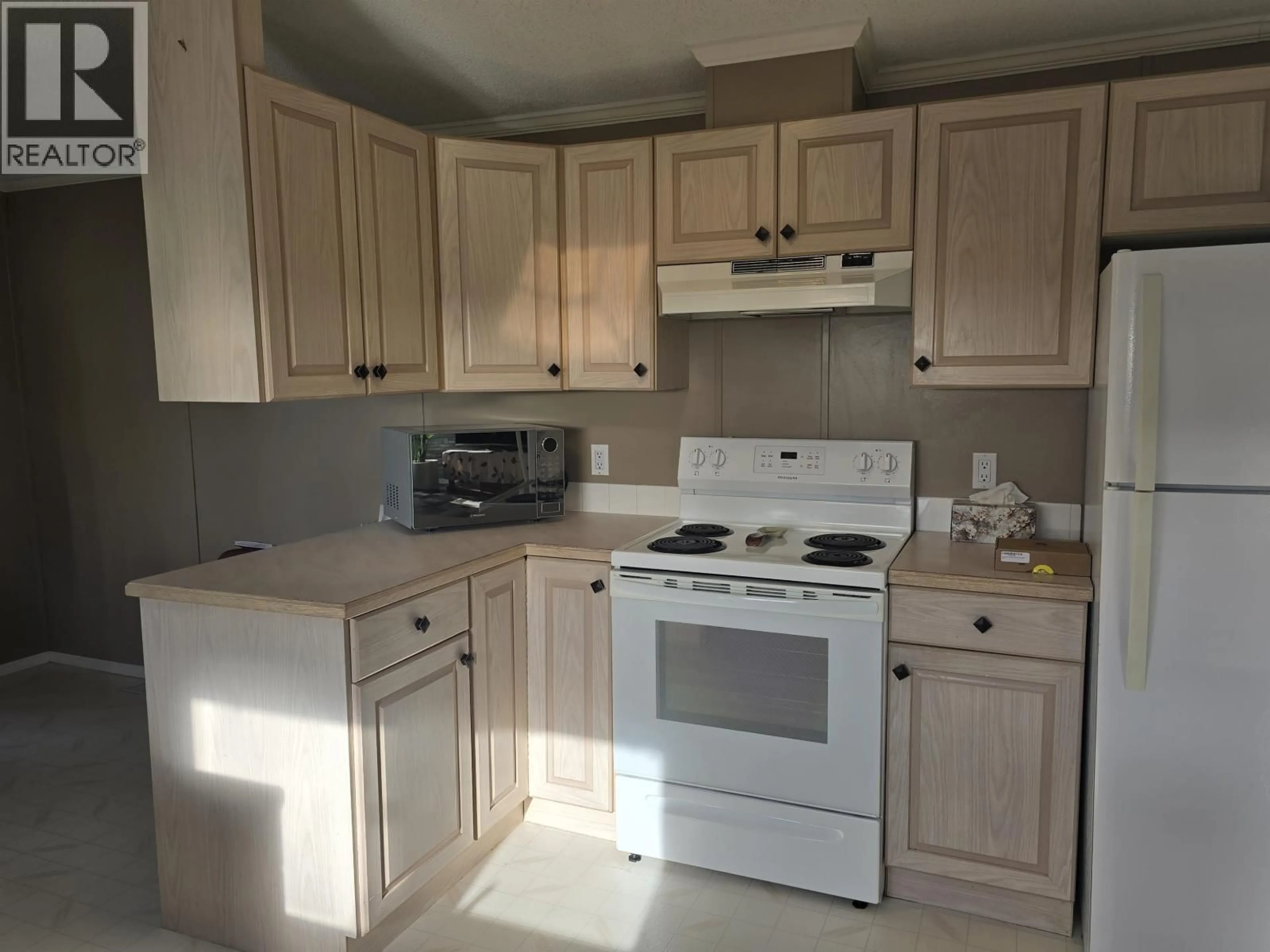 Standard kitchen, unknown for 17 - 2650 RICHARDSON ROAD, Quesnel British Columbia V2J4R7