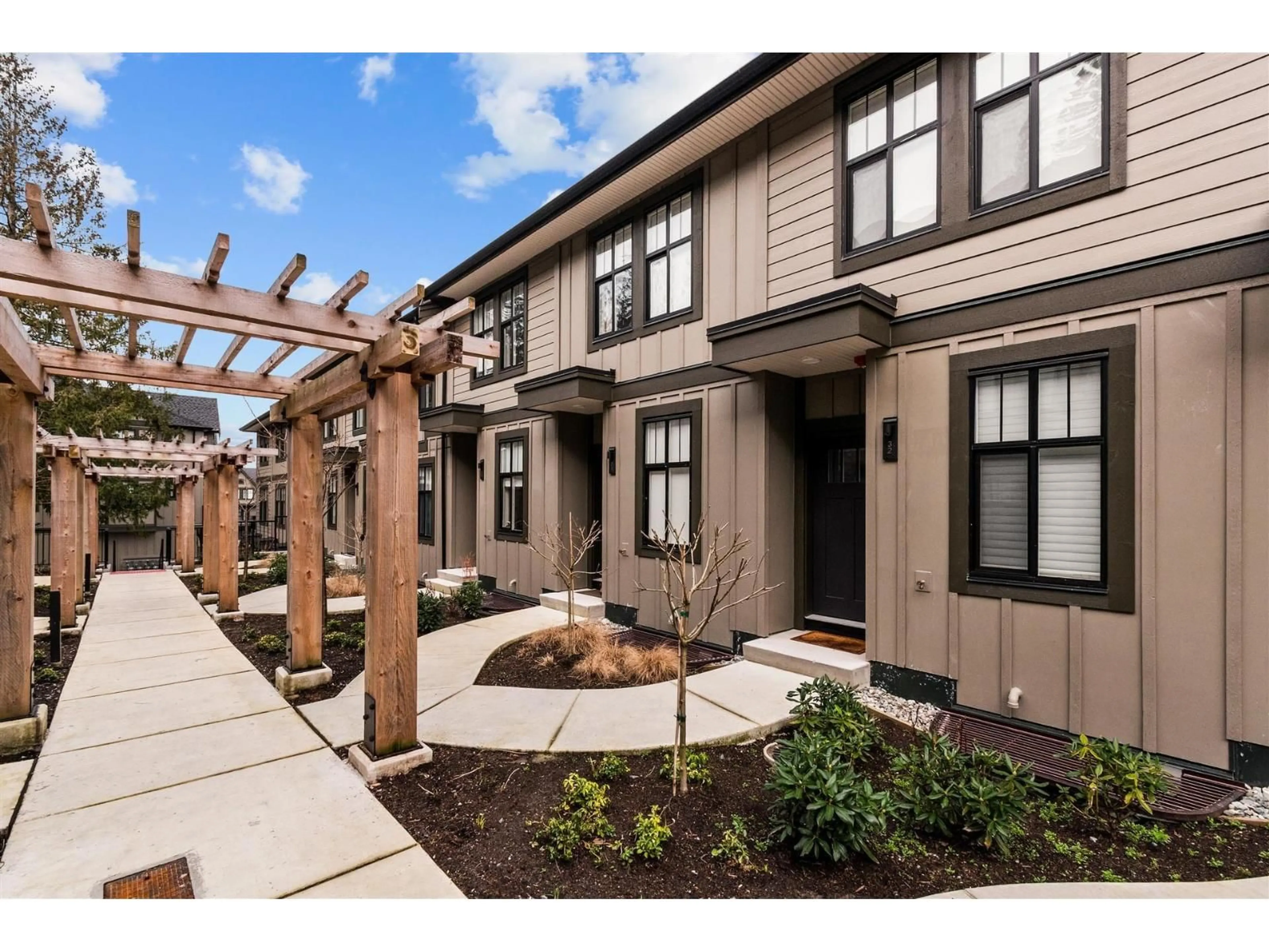 Unknown for 31 - 2350 165, Surrey British Columbia V3Z1J9