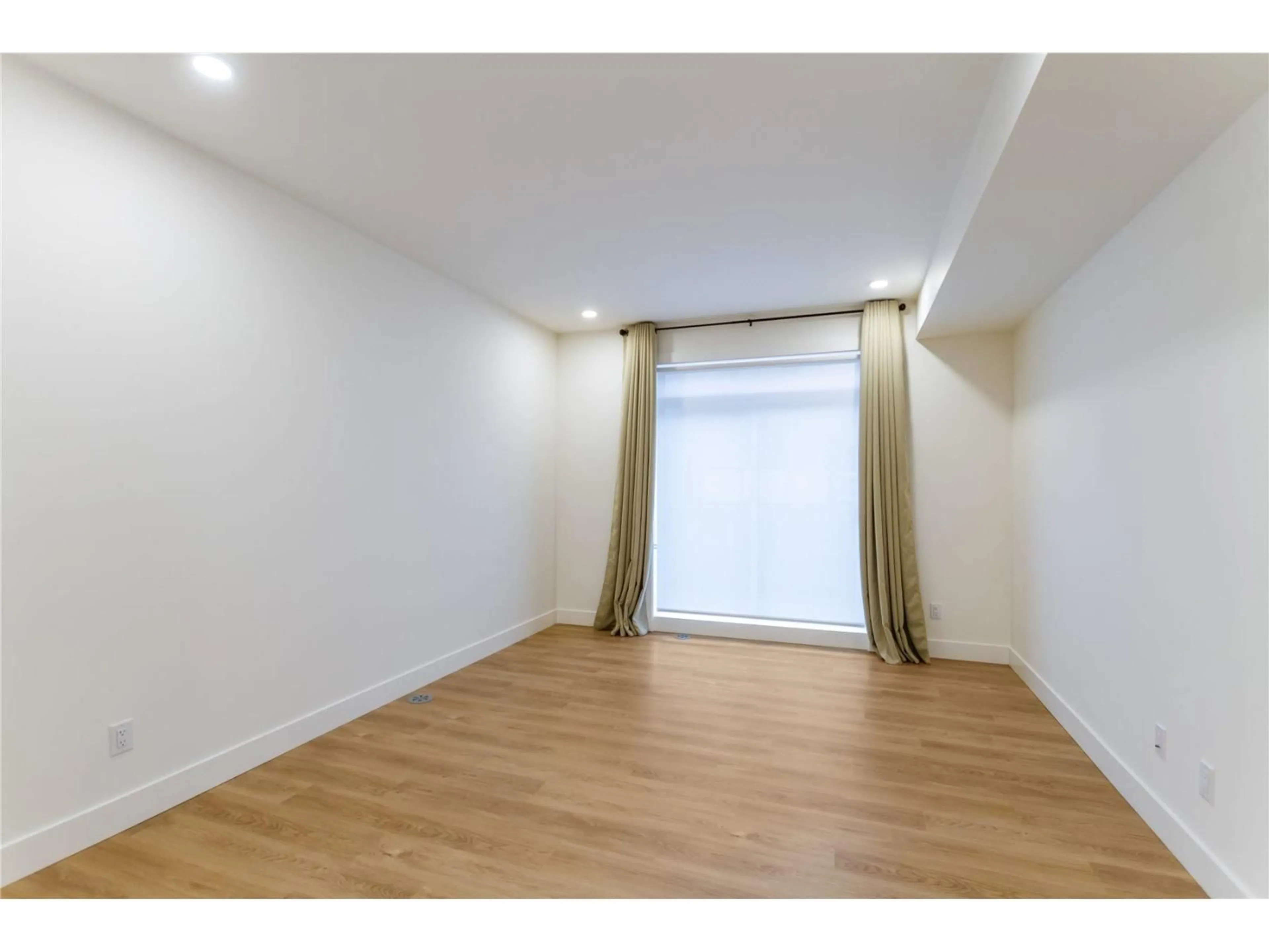 A pic of a room for 31 - 2350 165, Surrey British Columbia V3Z1J9