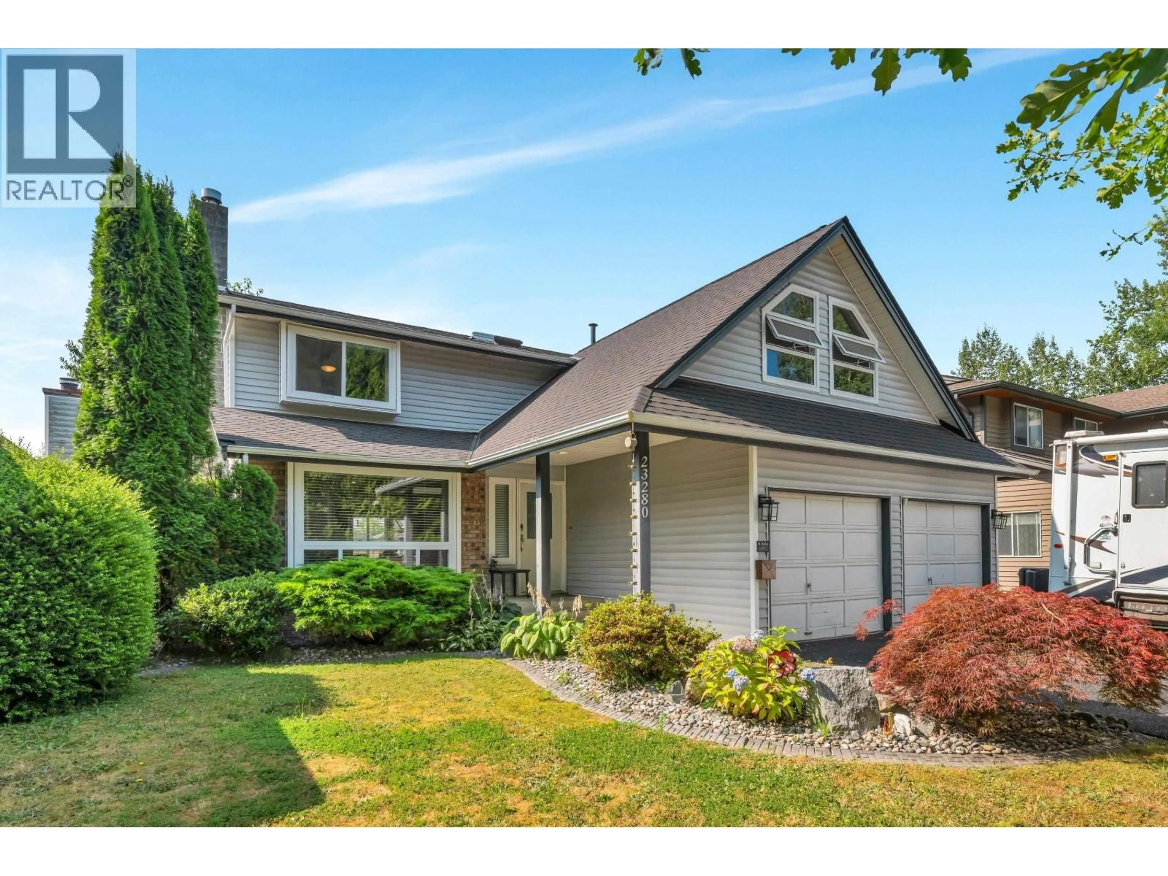 Home with vinyl exterior material, street for 23280 118 AVENUE, Maple Ridge British Columbia V2X9J1