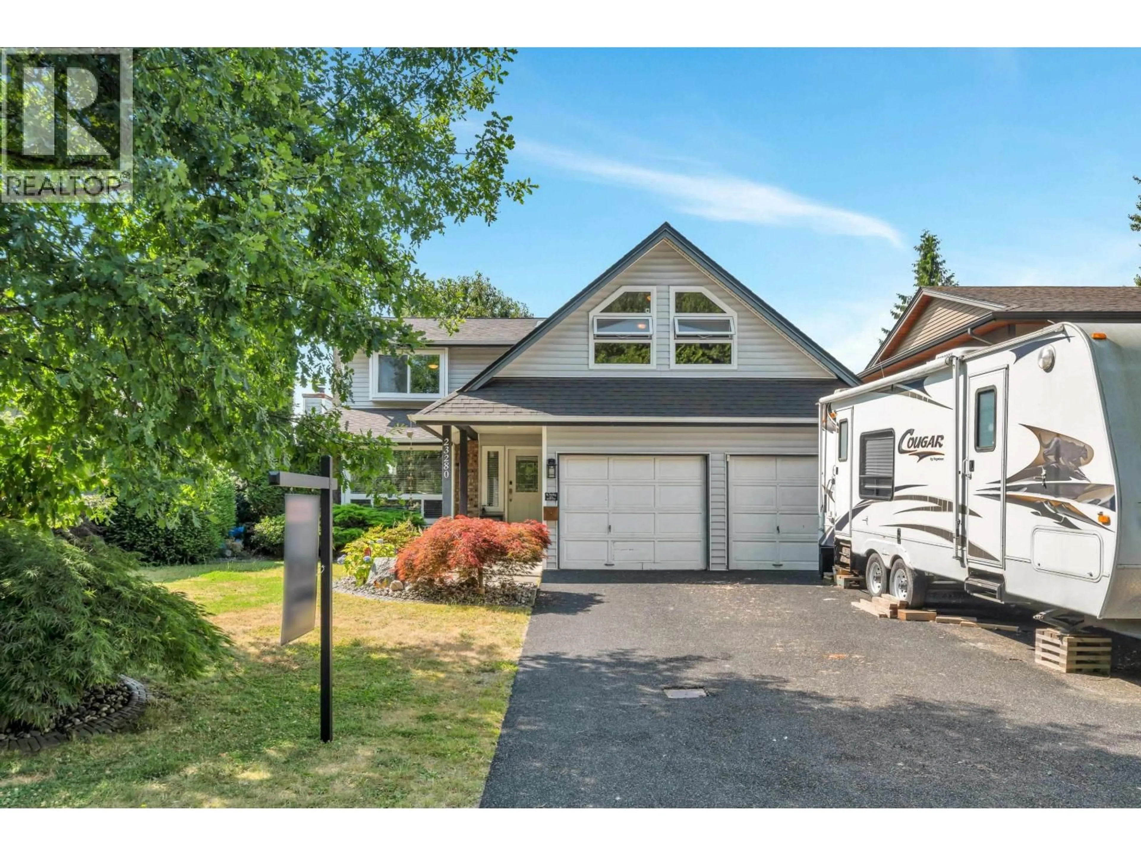 Home with vinyl exterior material, street for 23280 118 AVENUE, Maple Ridge British Columbia V2X9J1