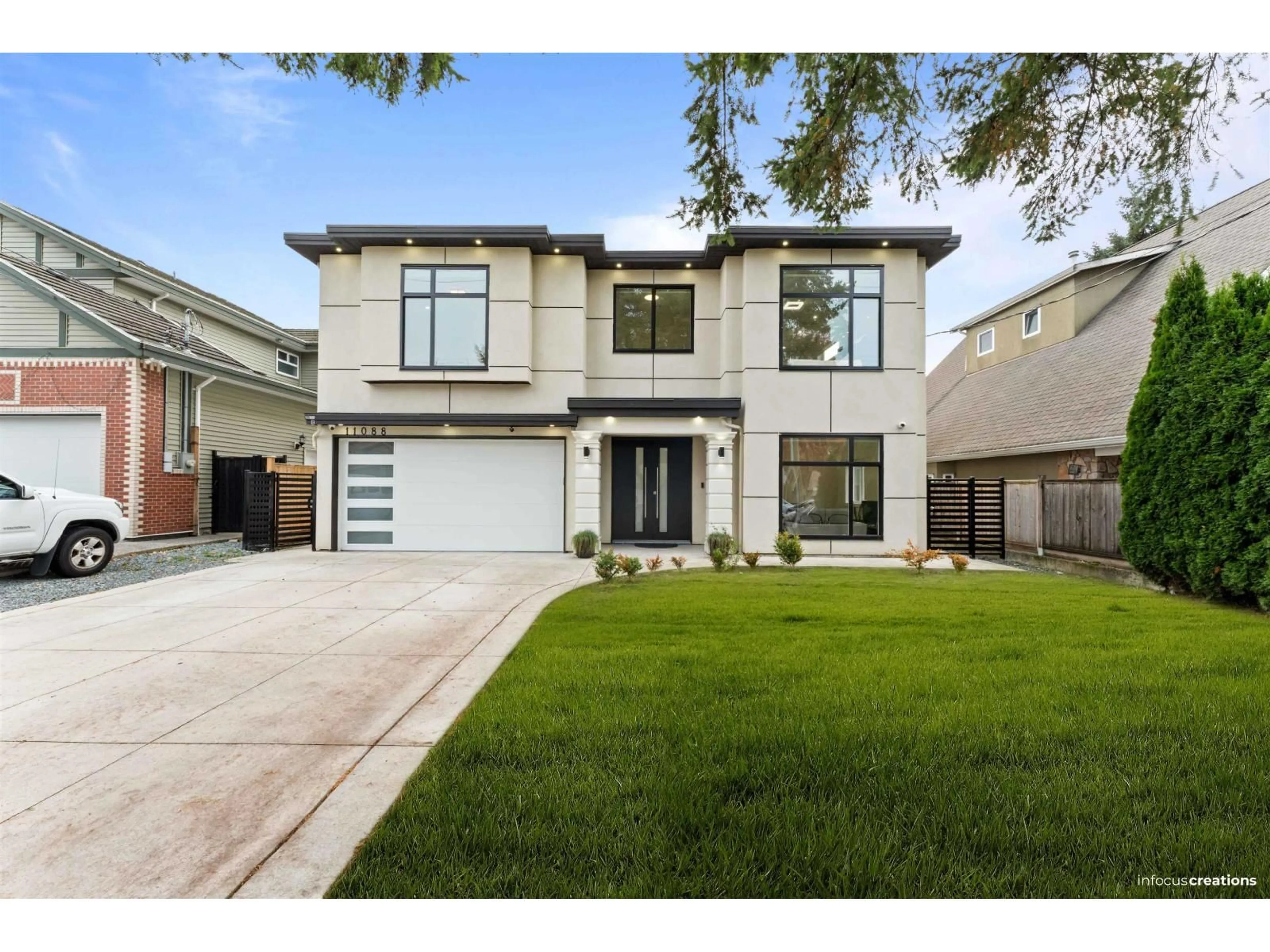 Home with vinyl exterior material, street for 11088 84, Delta British Columbia V4C2L7