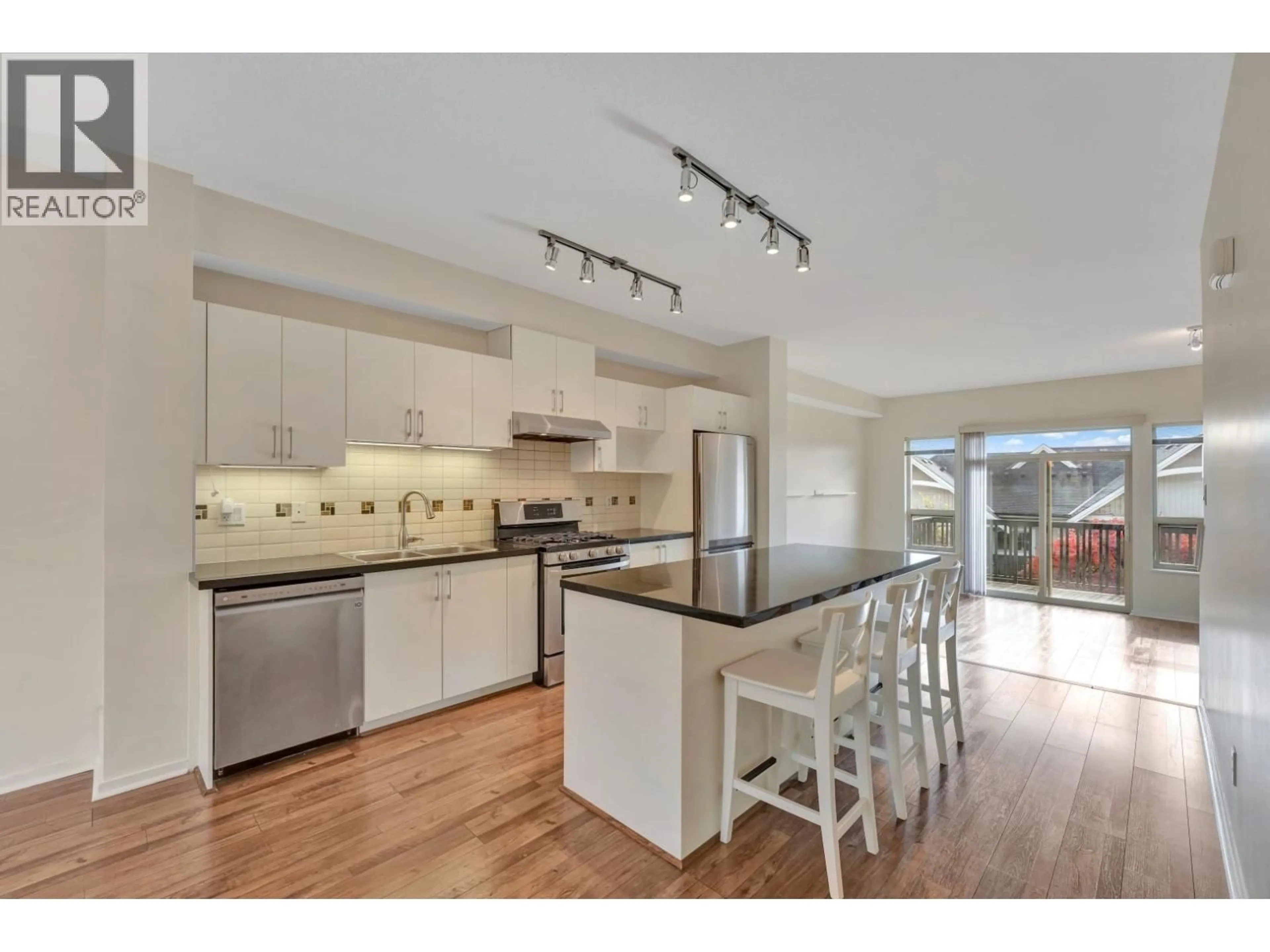 Open concept kitchen, unknown for 139 - 3105 DAYANEE SPRINGS BOULEVARD, Coquitlam British Columbia V3E0C2