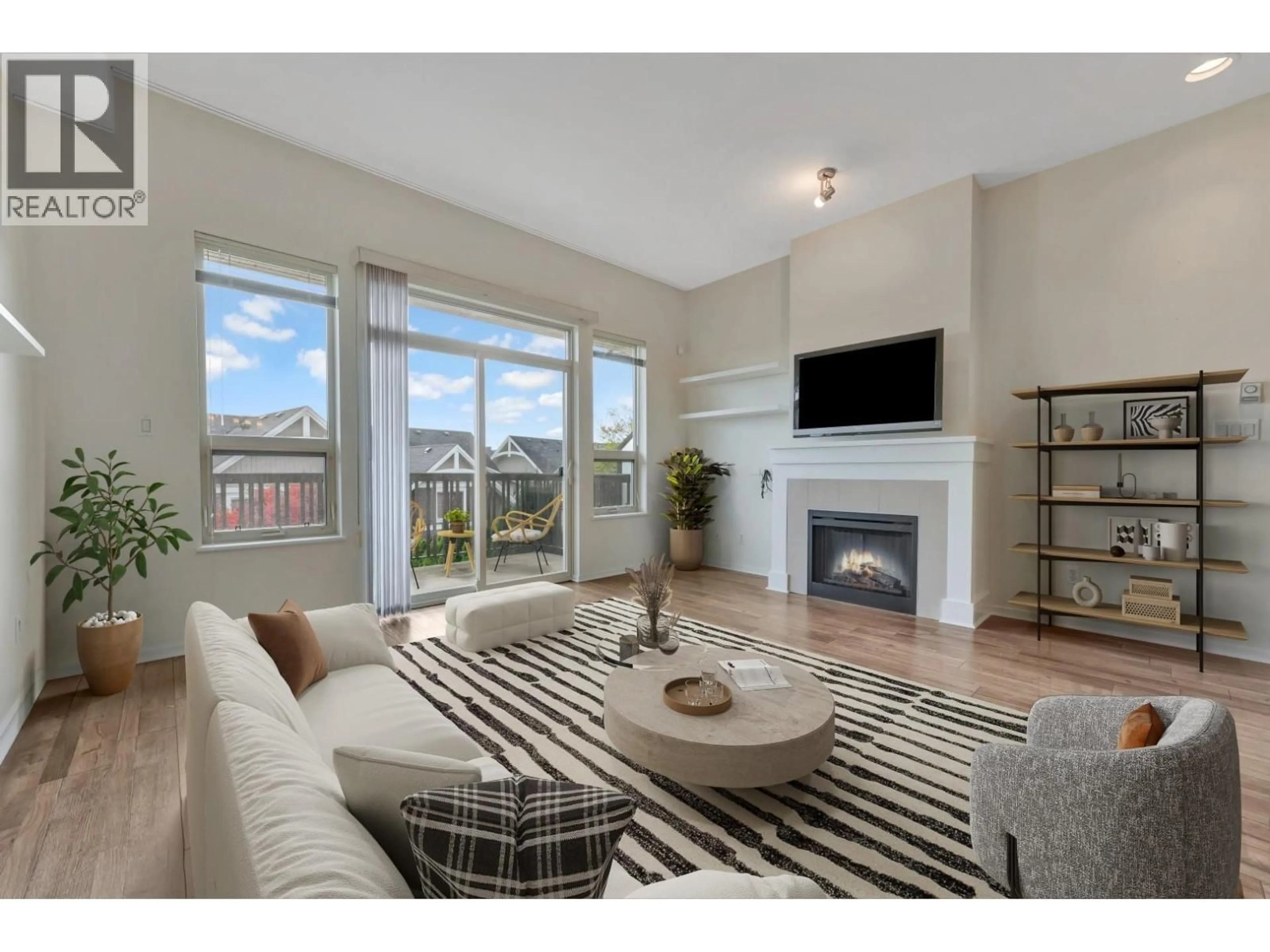 Living room with furniture, unknown for 139 - 3105 DAYANEE SPRINGS BOULEVARD, Coquitlam British Columbia V3E0C2