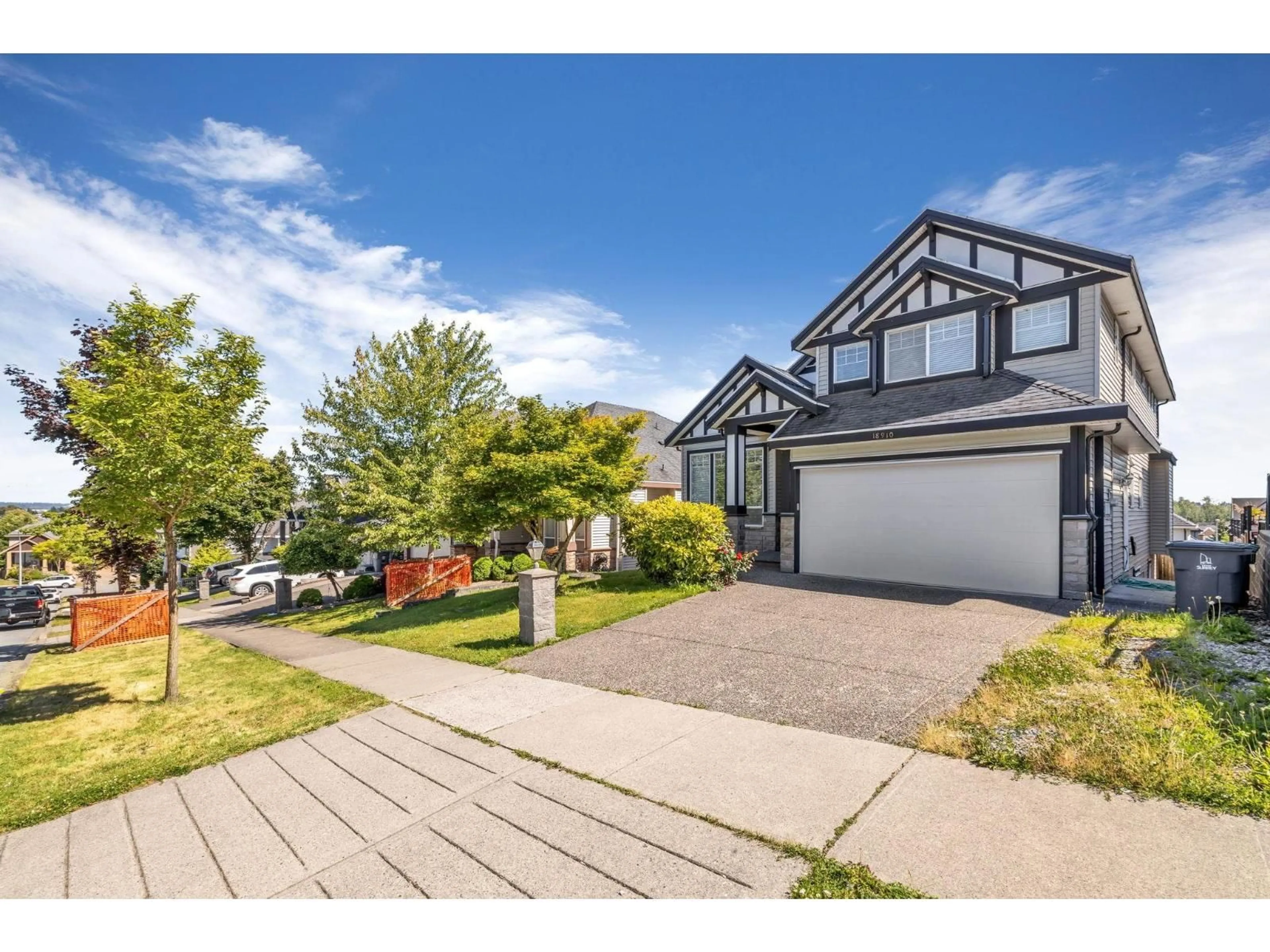 A pic from outside/outdoor area/front of a property/back of a property/a pic from drone, street for 18910 55, Surrey British Columbia V3S6W7