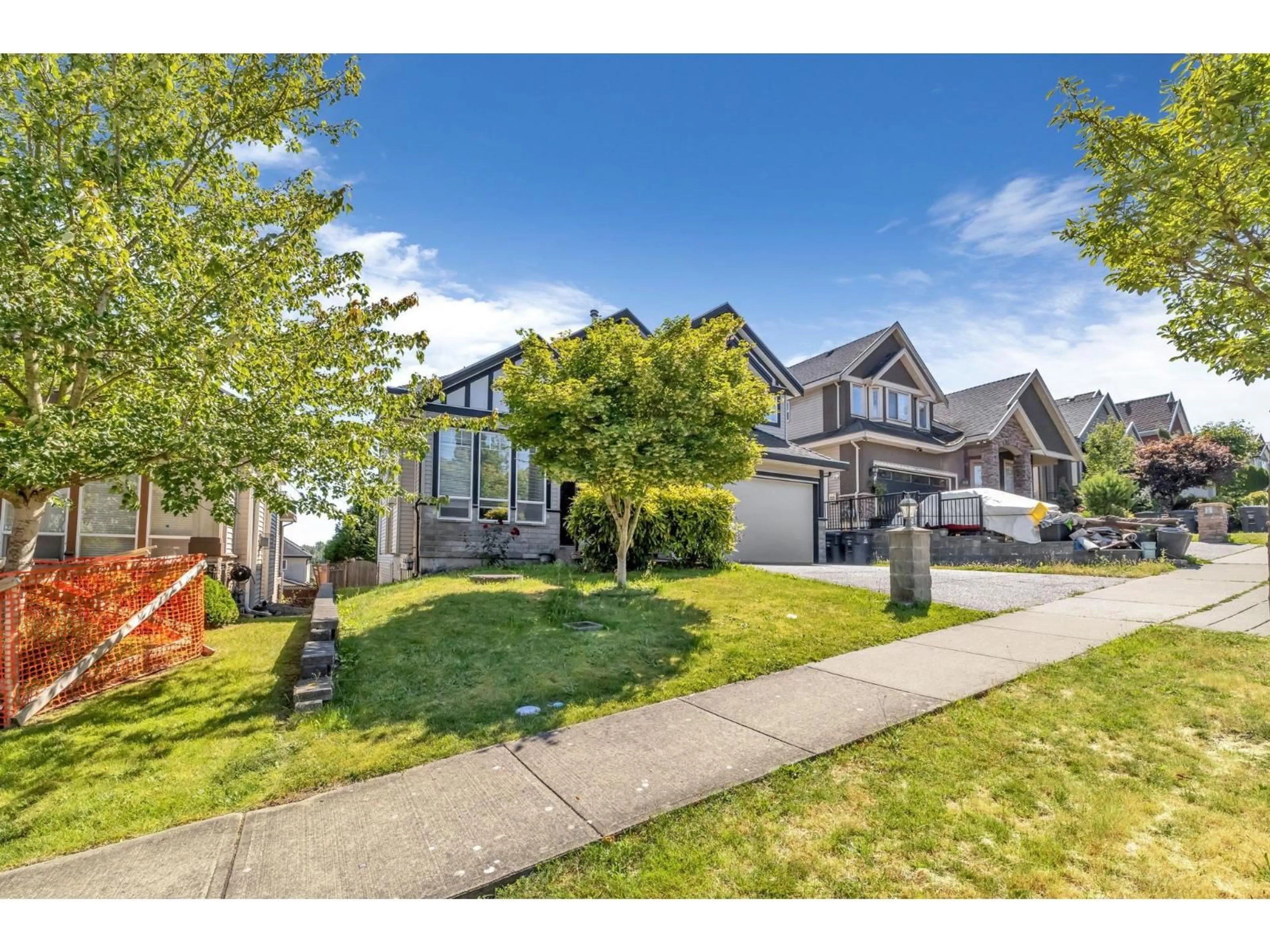 A pic from outside/outdoor area/front of a property/back of a property/a pic from drone, street for 18910 55, Surrey British Columbia V3S6W7