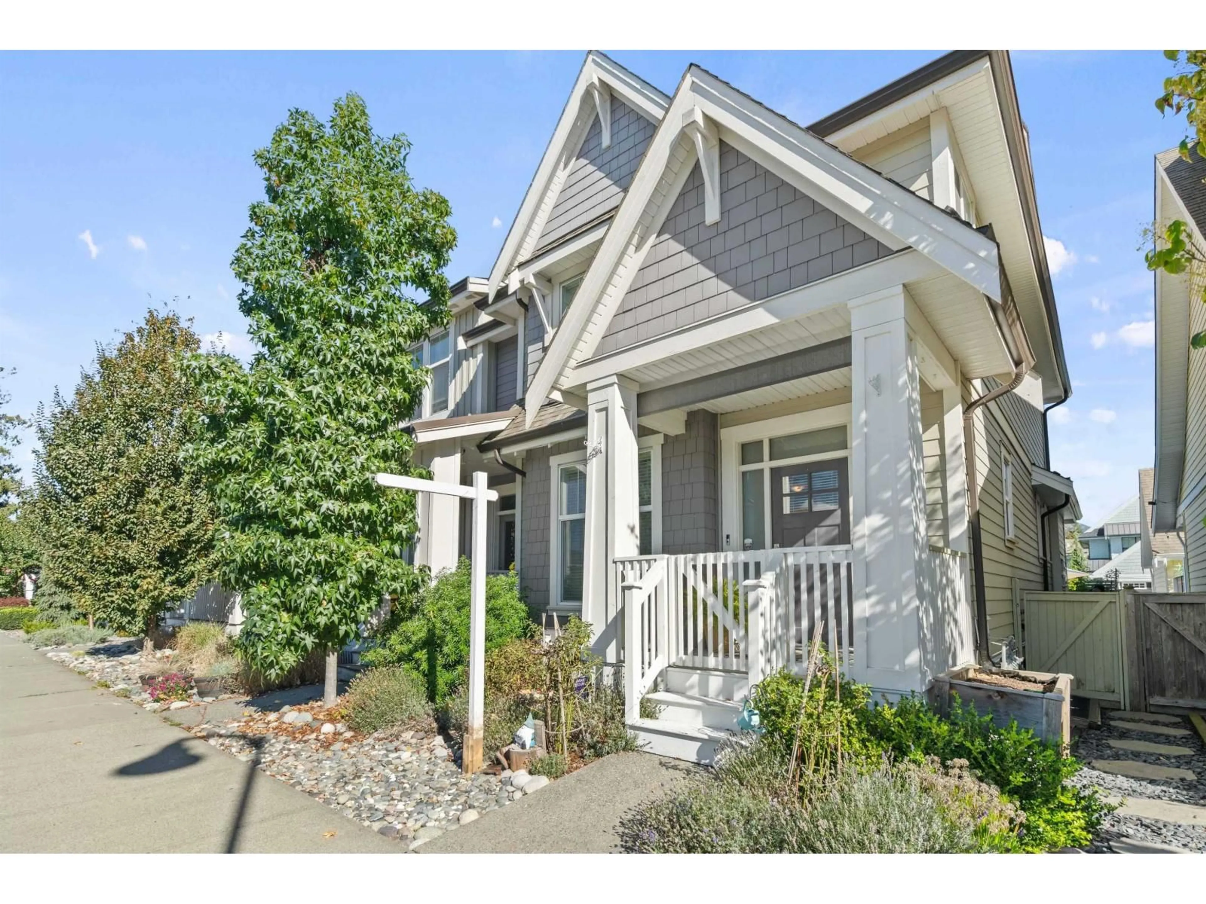 Home with vinyl exterior material, street for 5424 PEACH ROAD, Chilliwack British Columbia V2R0Z6