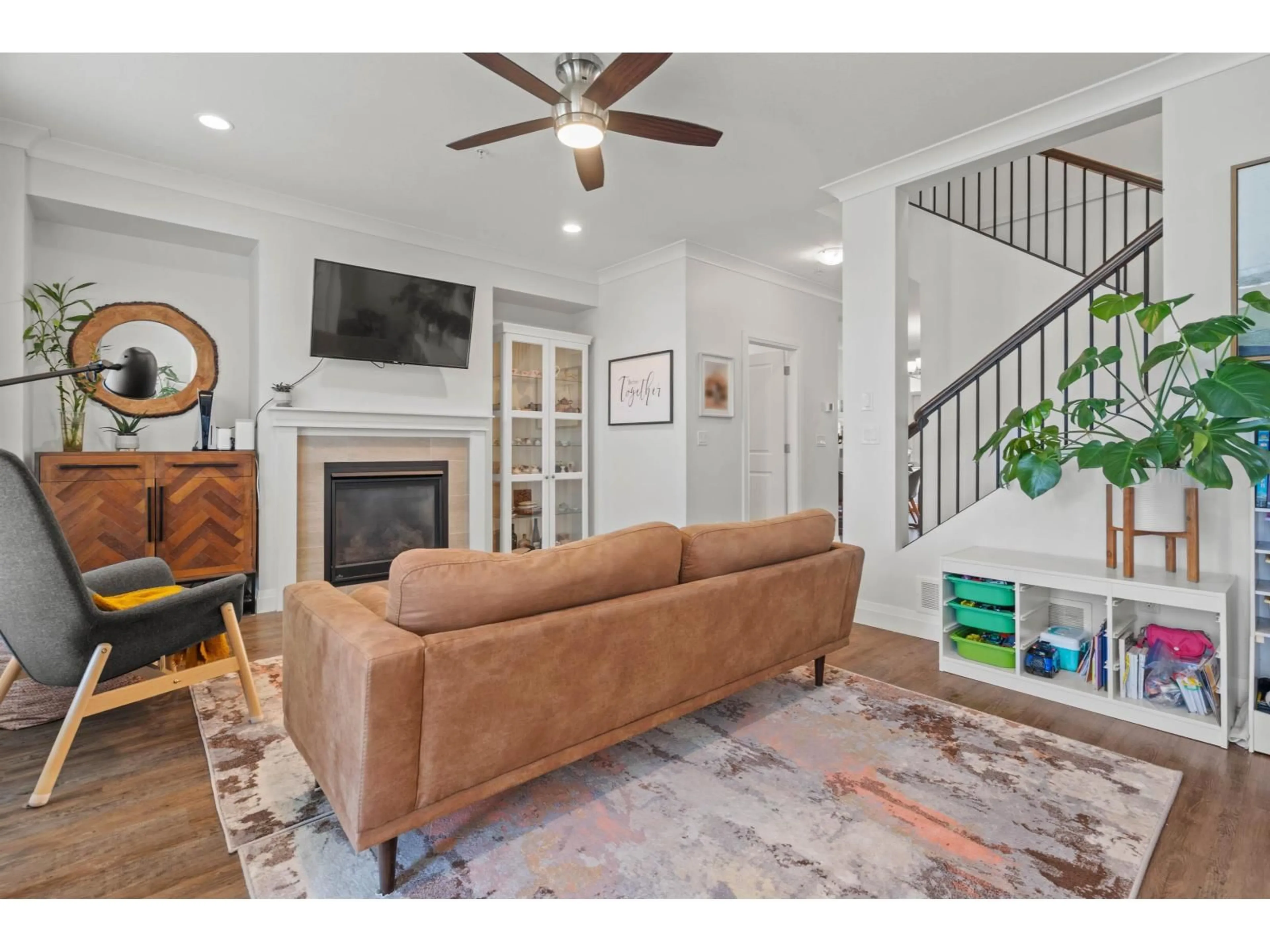 Living room with furniture, unknown for 5424 PEACH ROAD, Chilliwack British Columbia V2R0Z6