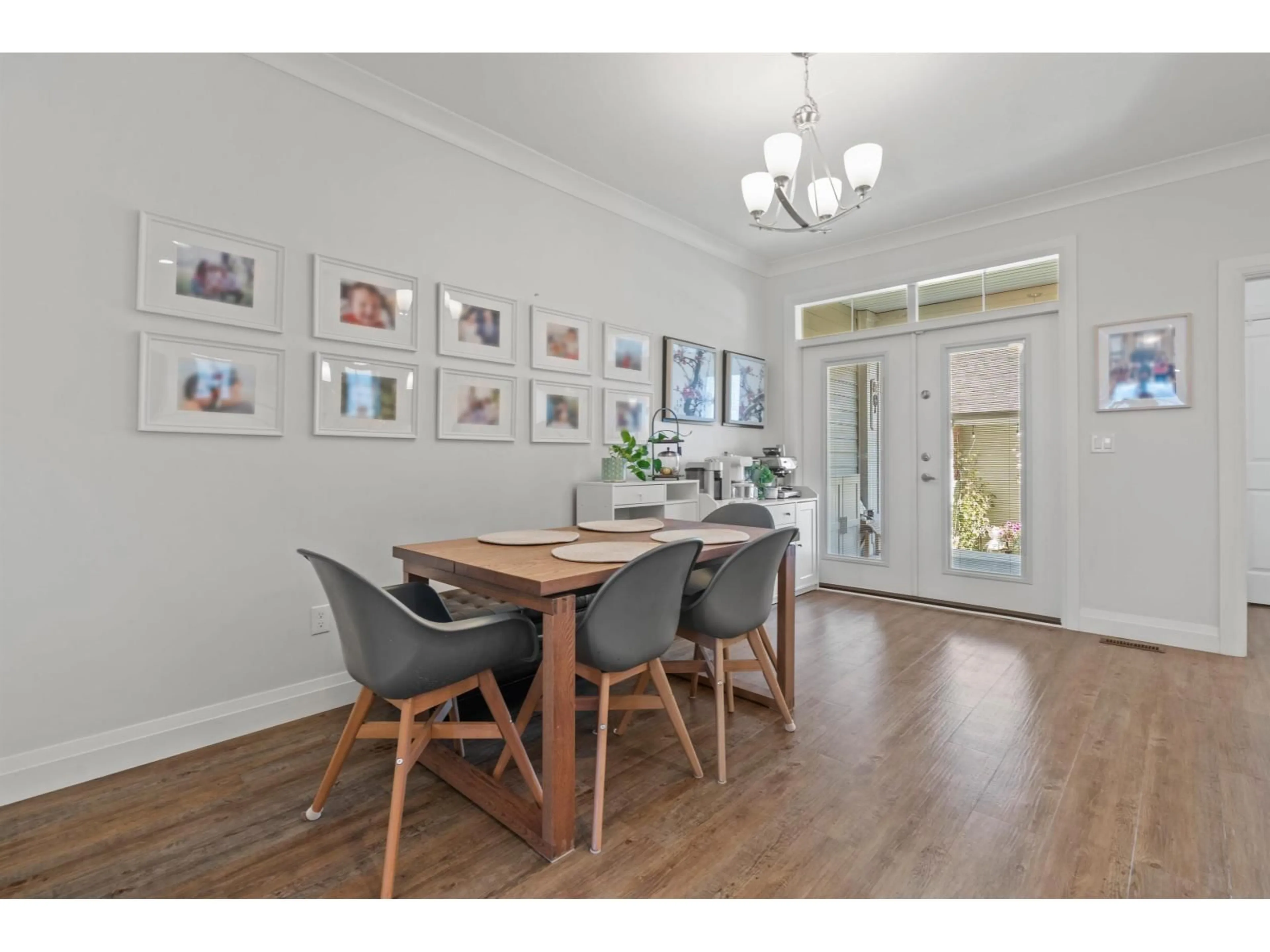 Dining room, wood/laminate floor for 5424 PEACH ROAD, Chilliwack British Columbia V2R0Z6