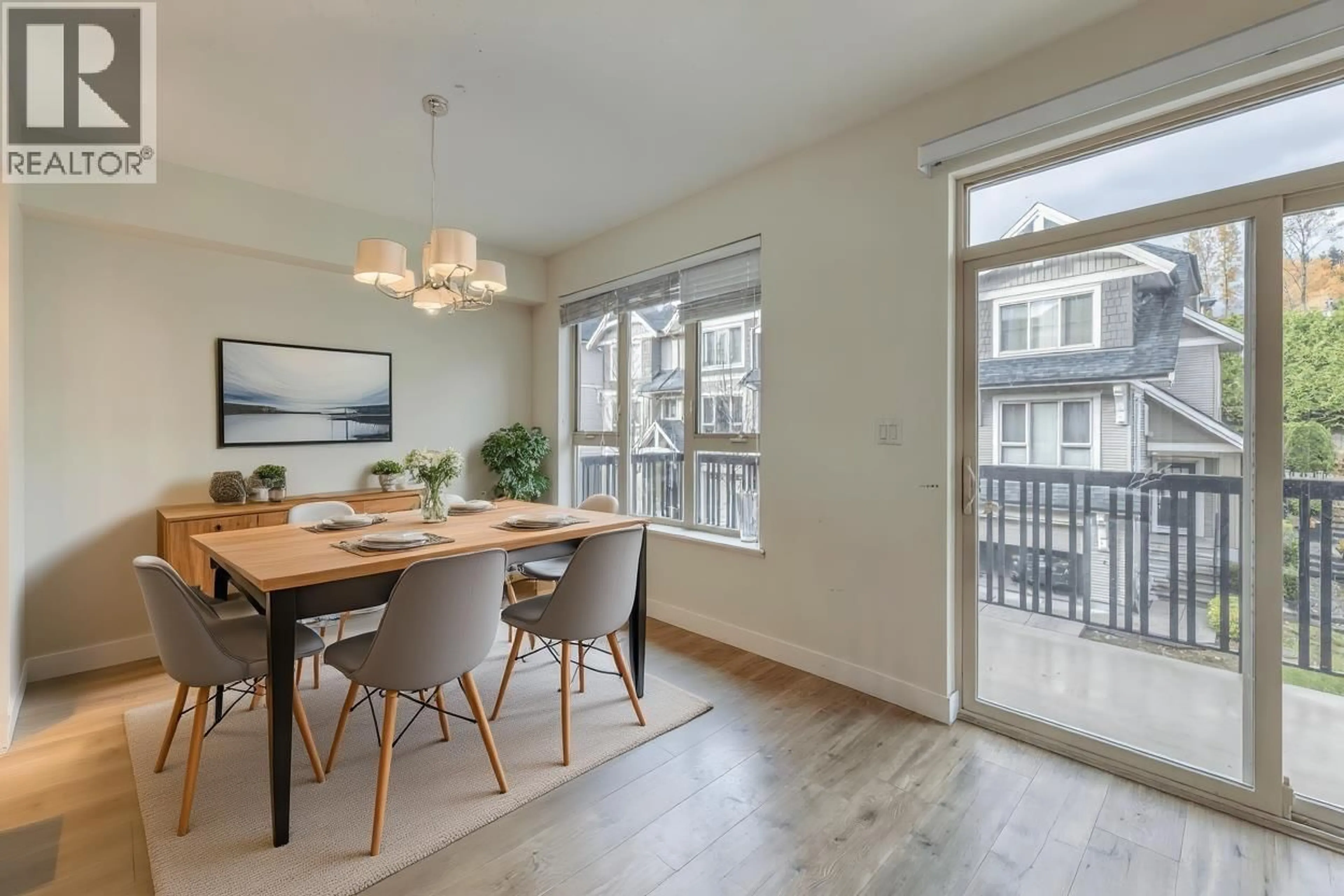 Dining room, wood/laminate floor for 140 - 3105 DAYANEE SPRINGS BOULEVARD, Coquitlam British Columbia V3E0C2