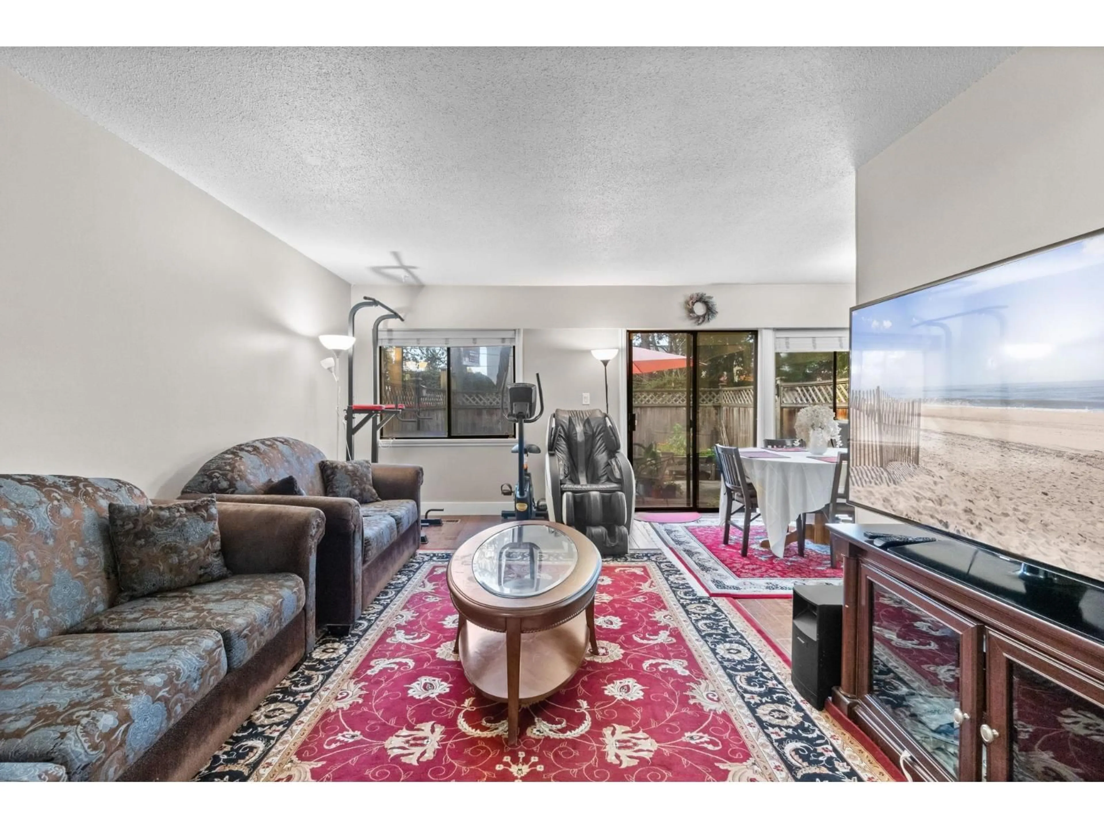 Living room with furniture, unknown for 146 - 15215 105, Surrey British Columbia V3R1R9