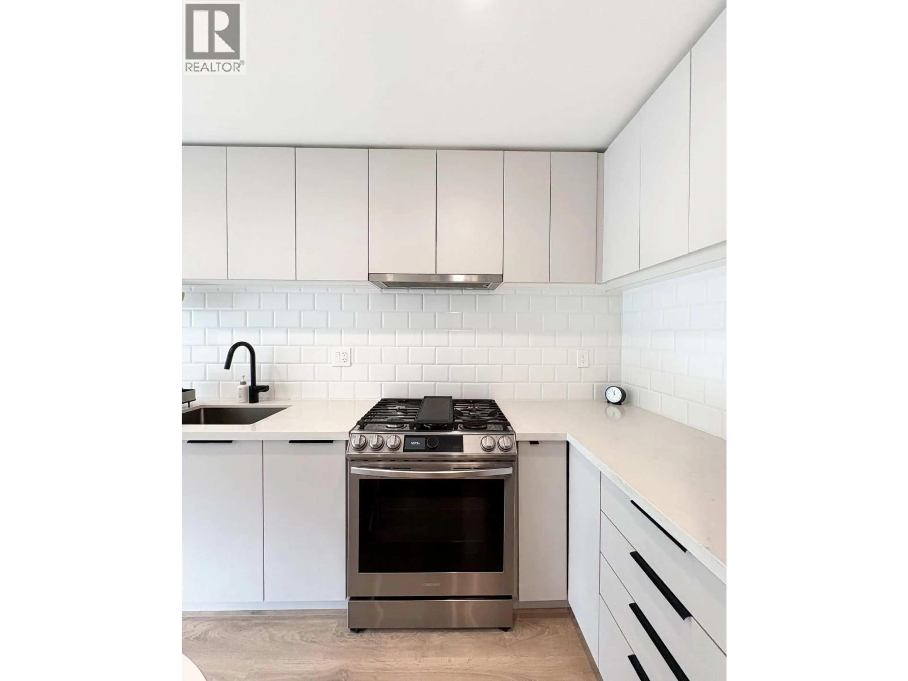 Standard kitchen, unknown for 407 - 3038 ST GEORGE STREET, Port Moody British Columbia V3H0L3