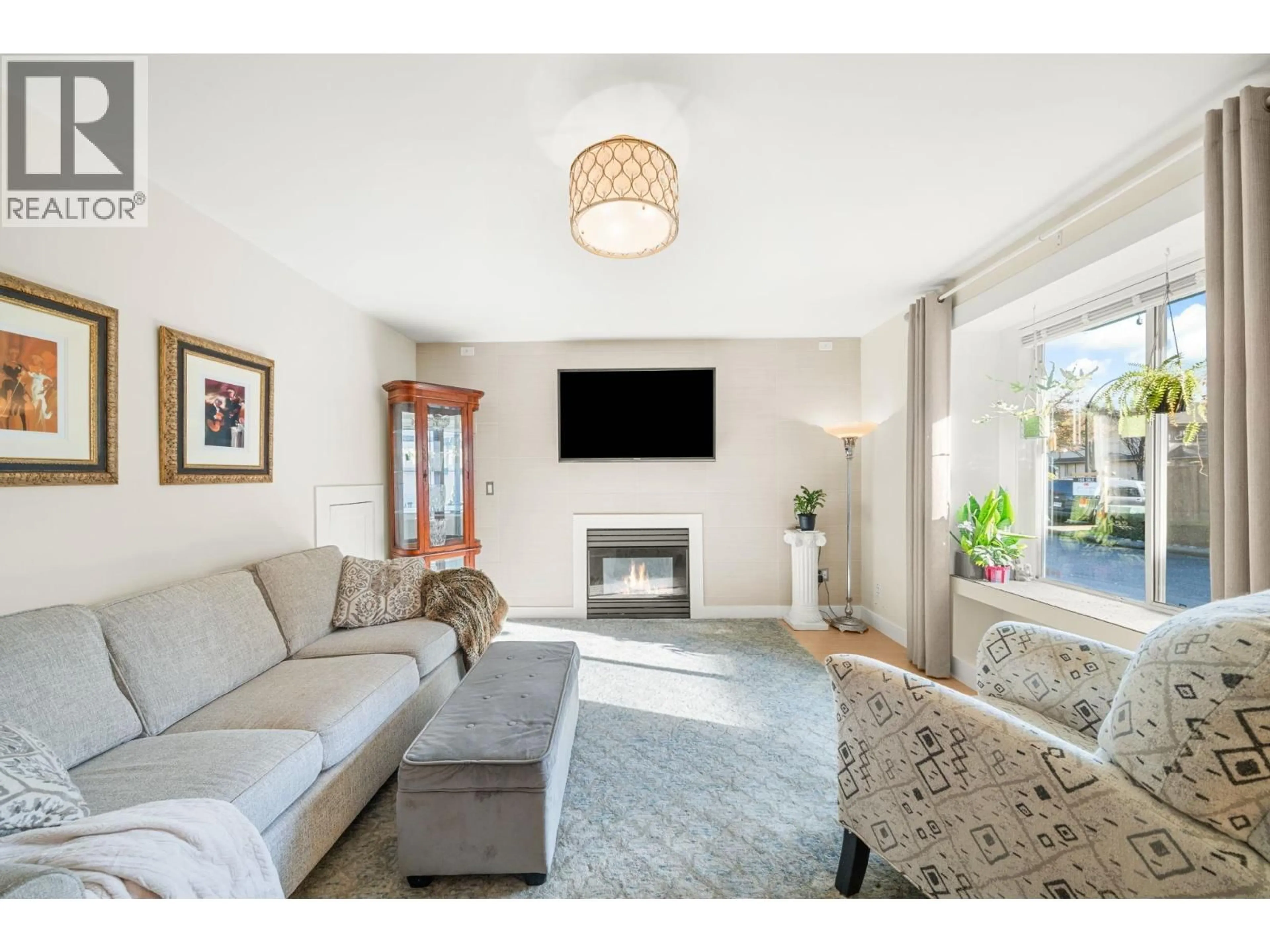 Living room with furniture, unknown for 7 - 11875 210 STREET, Maple Ridge British Columbia V3X7P3