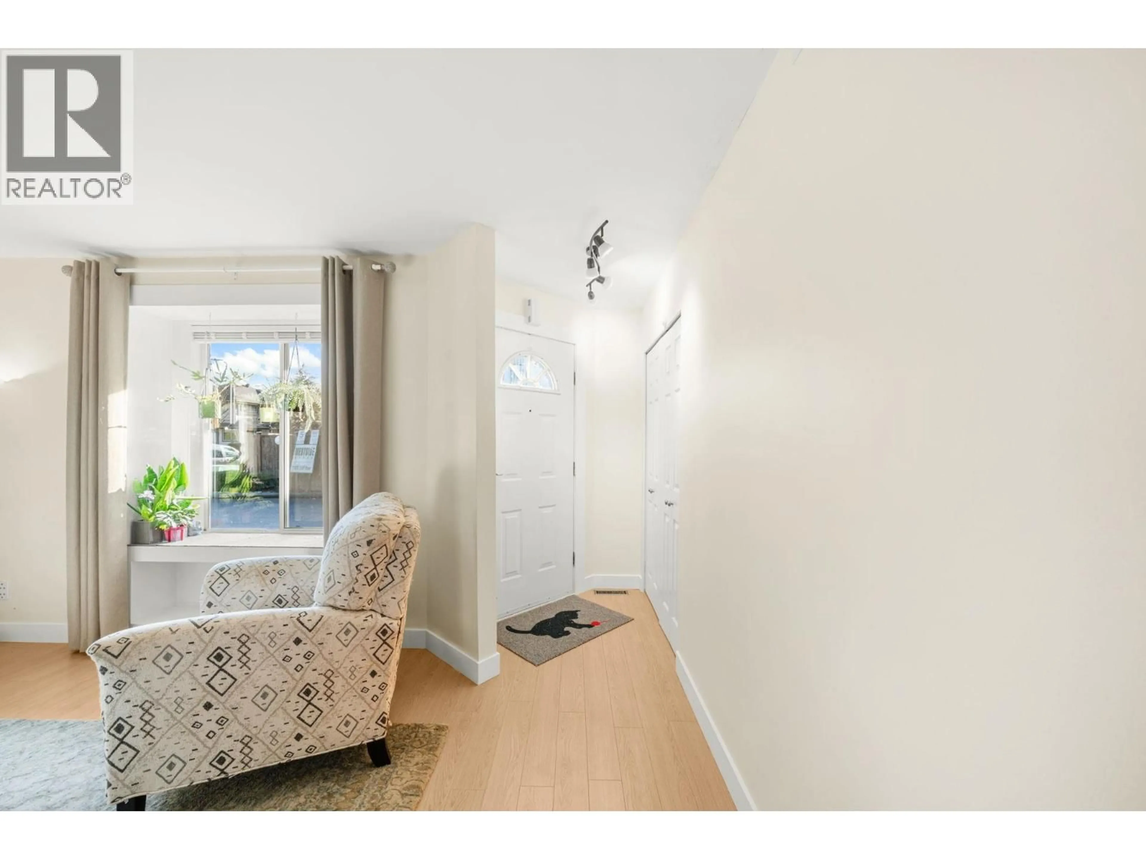 Indoor entryway for 7 - 11875 210 STREET, Maple Ridge British Columbia V3X7P3