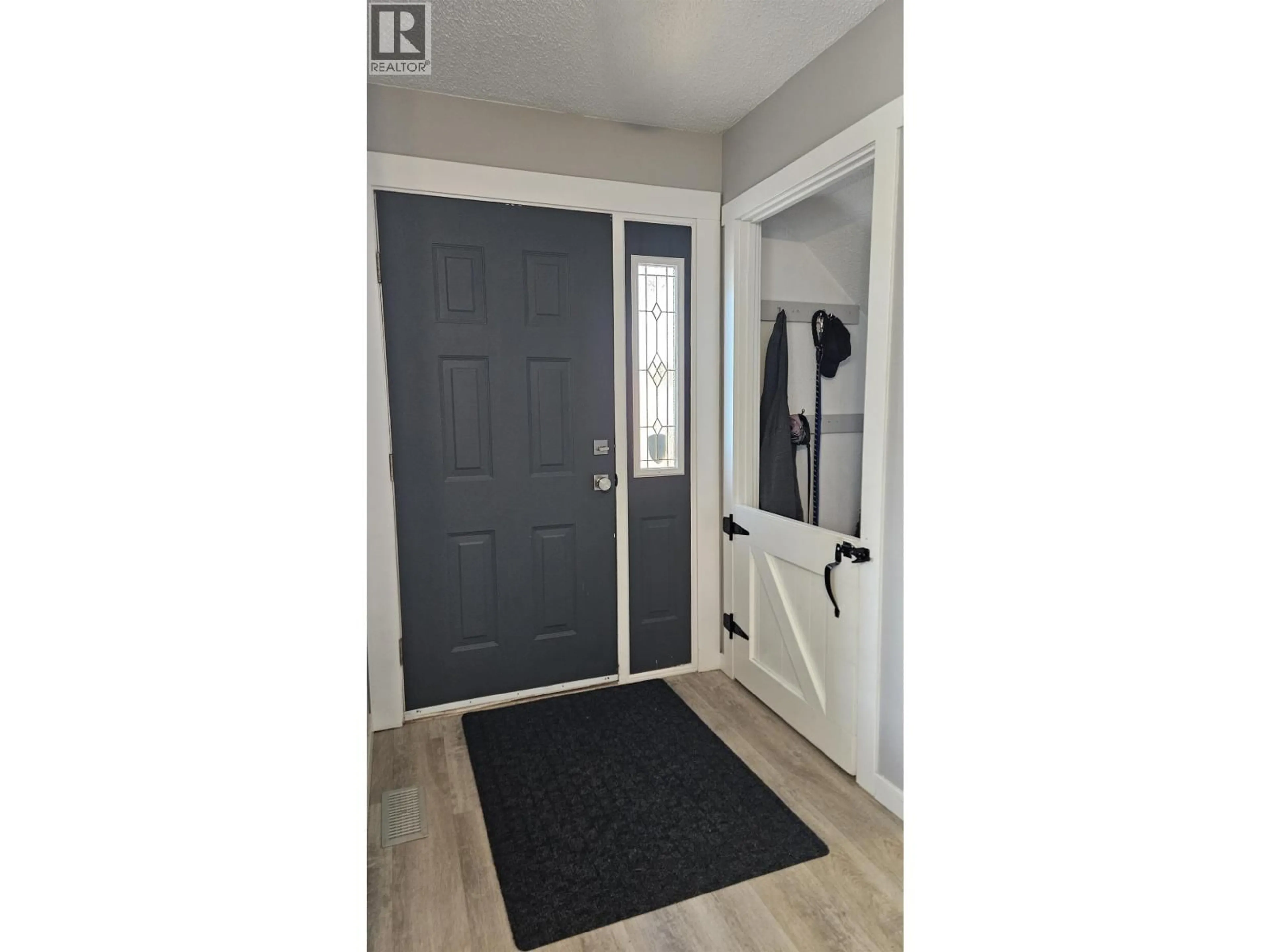 Indoor entryway for 7838 ROCHESTER CRESCENT, Prince George British Columbia V2N3V8