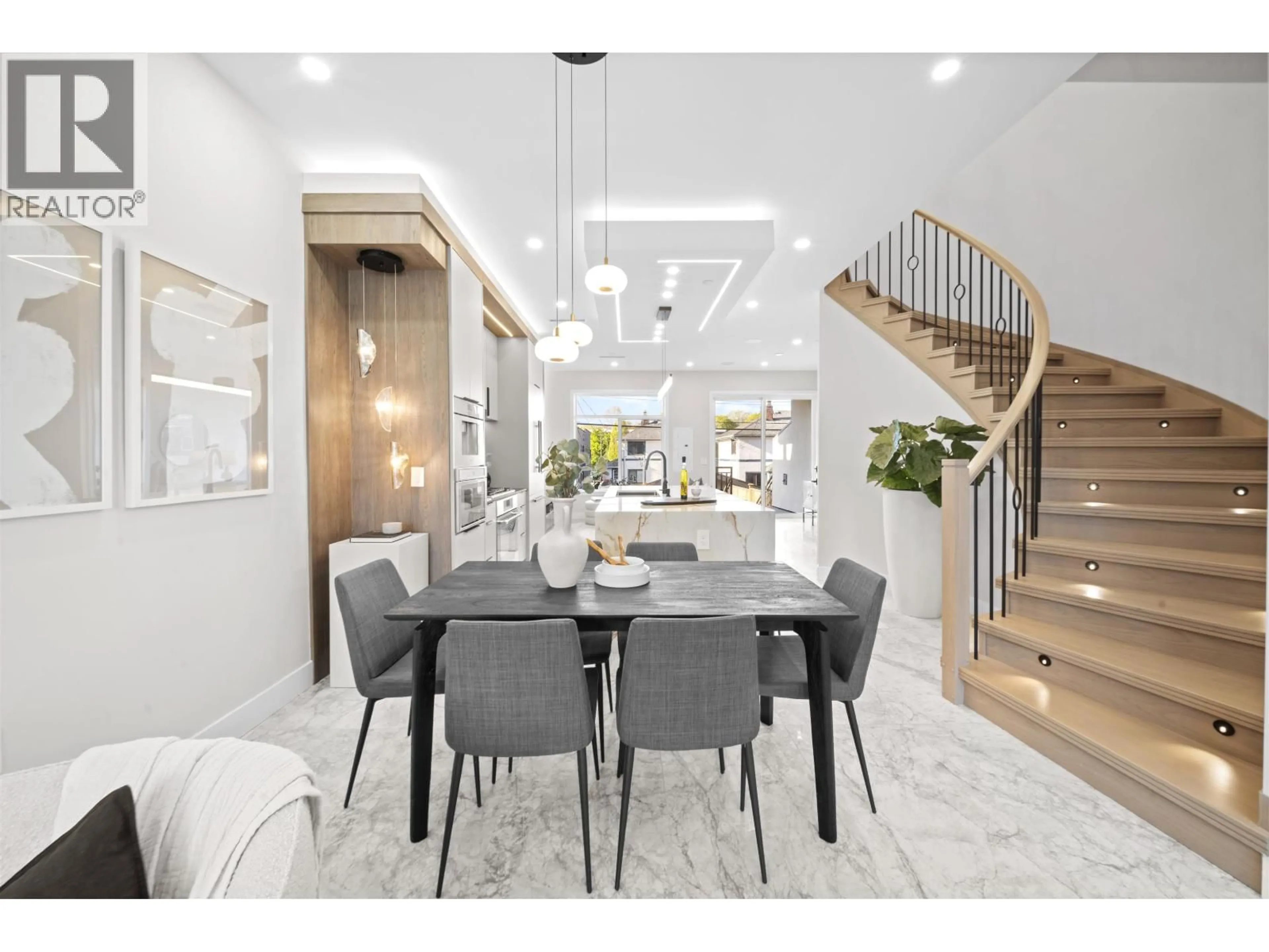 Unknown for 2455 10TH AVENUE, Vancouver British Columbia V6K2J4