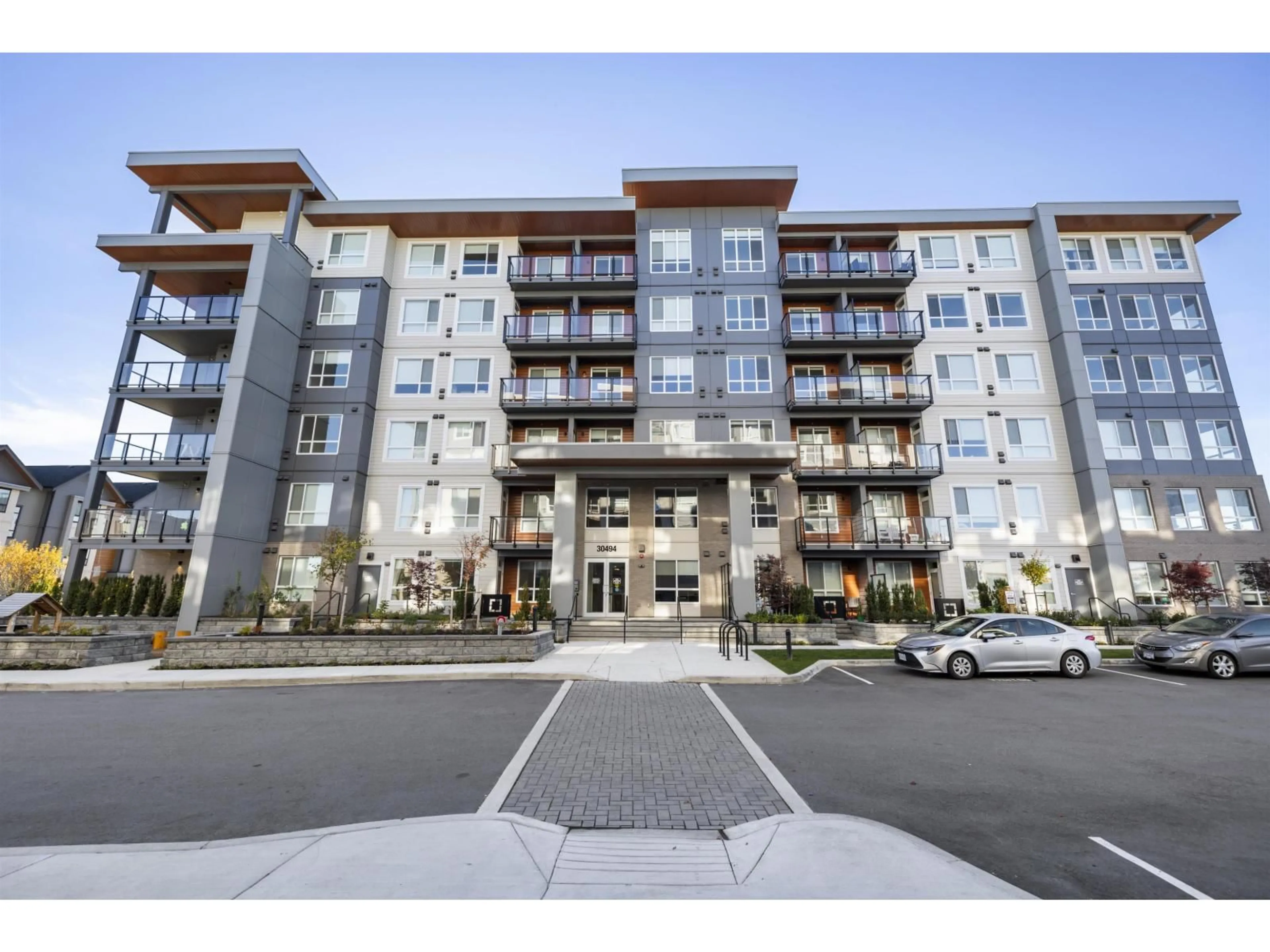 Unknown for 210 - 30494 CARDINAL, Abbotsford British Columbia V2T6L4