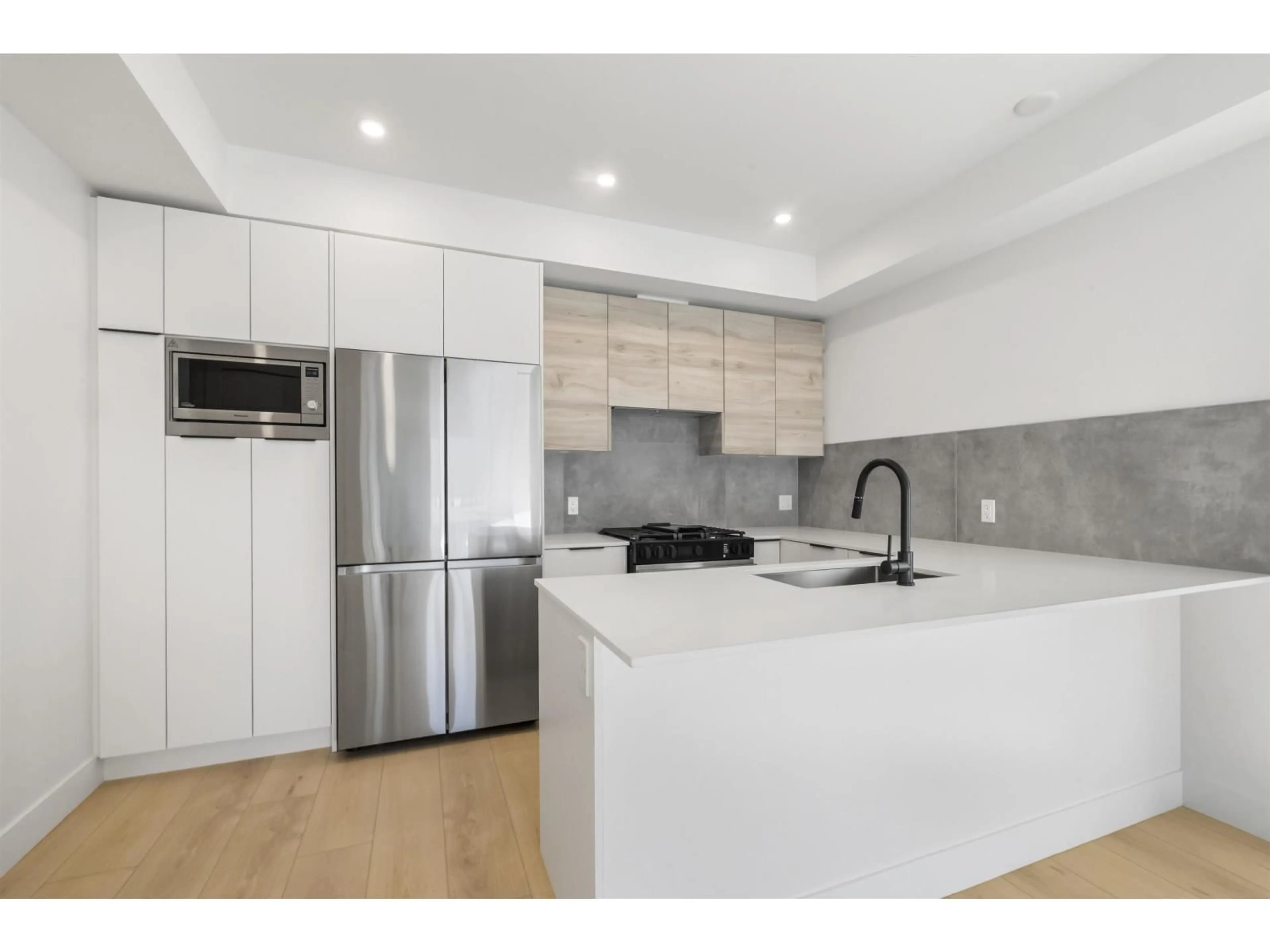 Open concept kitchen, unknown for 210 - 30494 CARDINAL, Abbotsford British Columbia V2T6L4