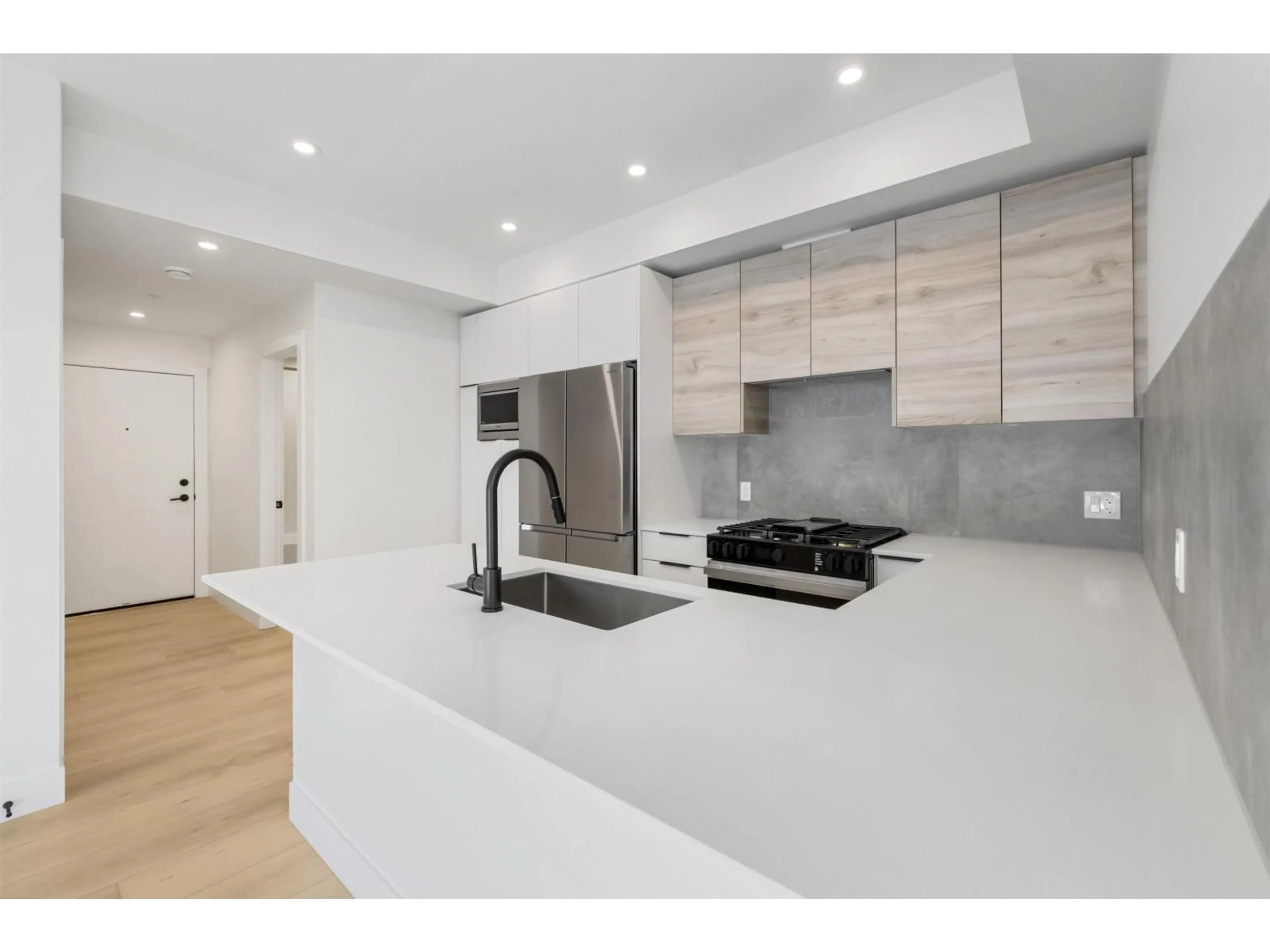 Open concept kitchen, unknown for 210 - 30494 CARDINAL, Abbotsford British Columbia V2T6L4