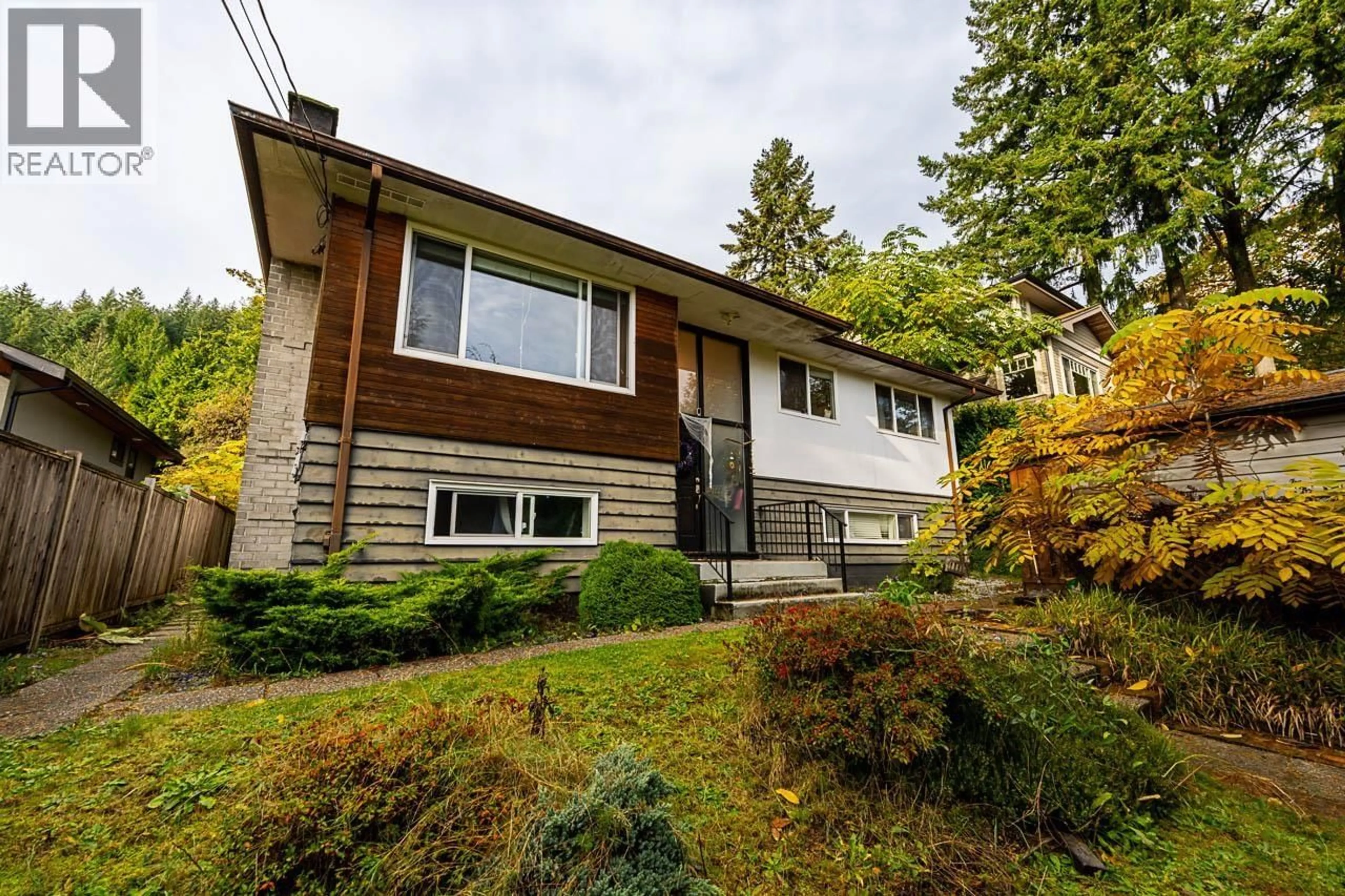 Home with vinyl exterior material, street for 4377 MOUNTAIN HIGHWAY, North Vancouver British Columbia V7K2K3