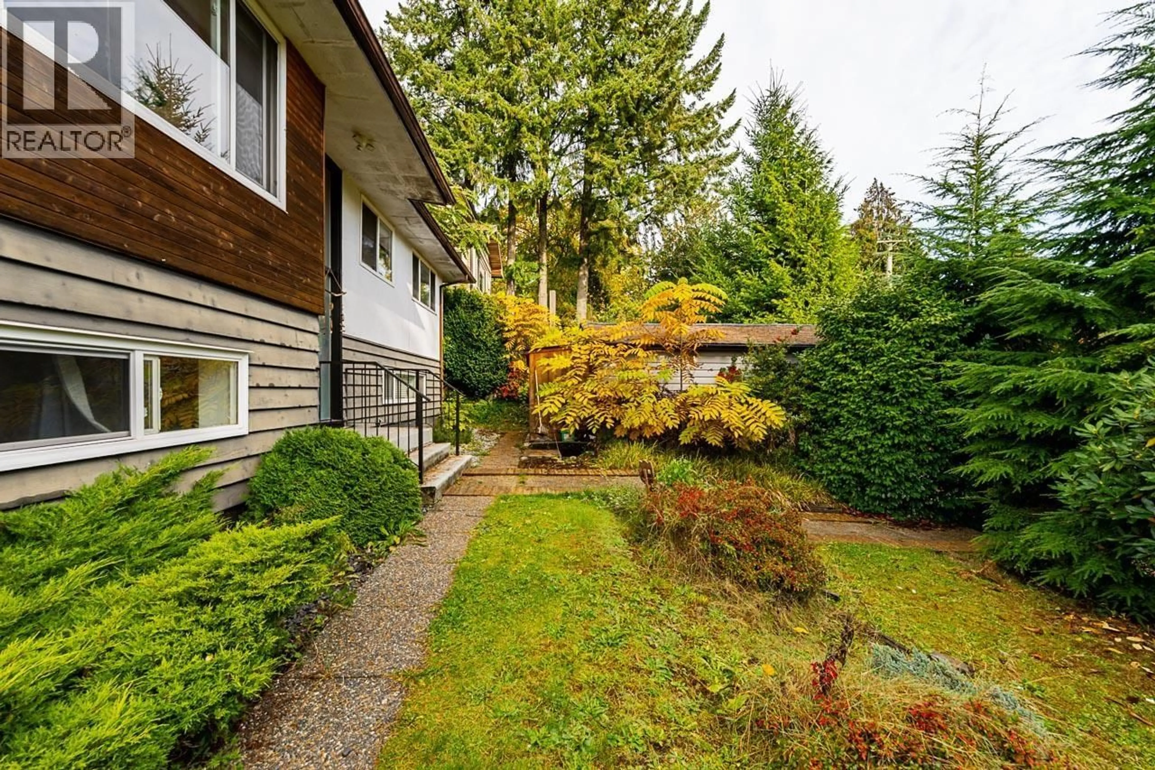 Home with vinyl exterior material, street for 4377 MOUNTAIN HIGHWAY, North Vancouver British Columbia V7K2K3