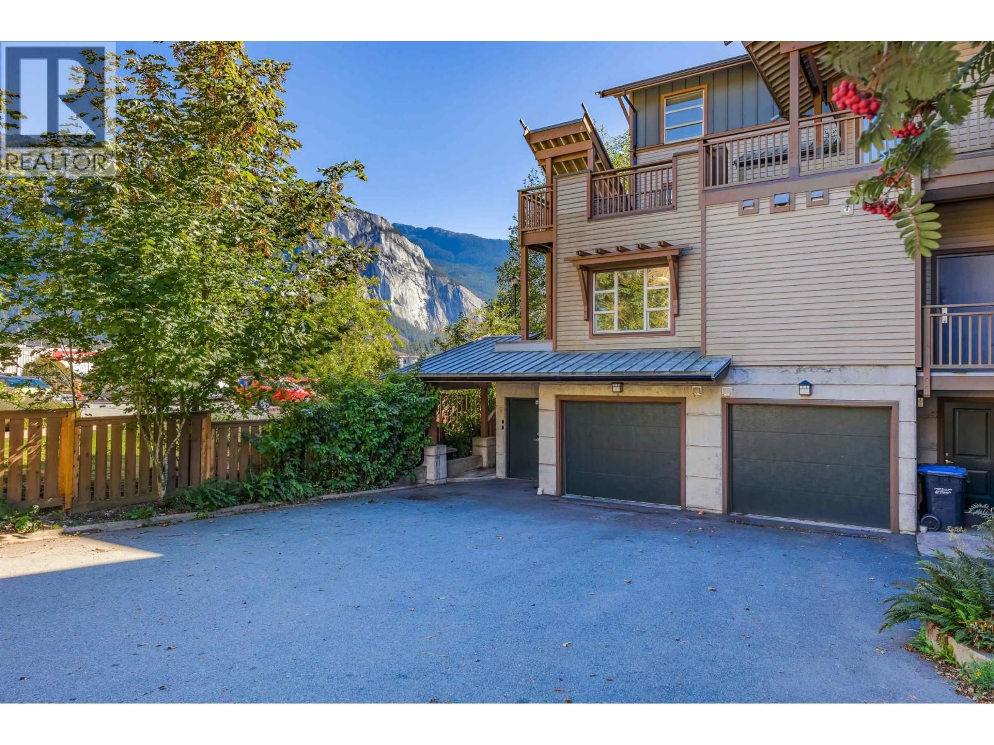 A pic from outside/outdoor area/front of a property/back of a property/a pic from drone, mountain view for 38226 EAGLEWIND BOULEVARD, Squamish British Columbia V8B0T2