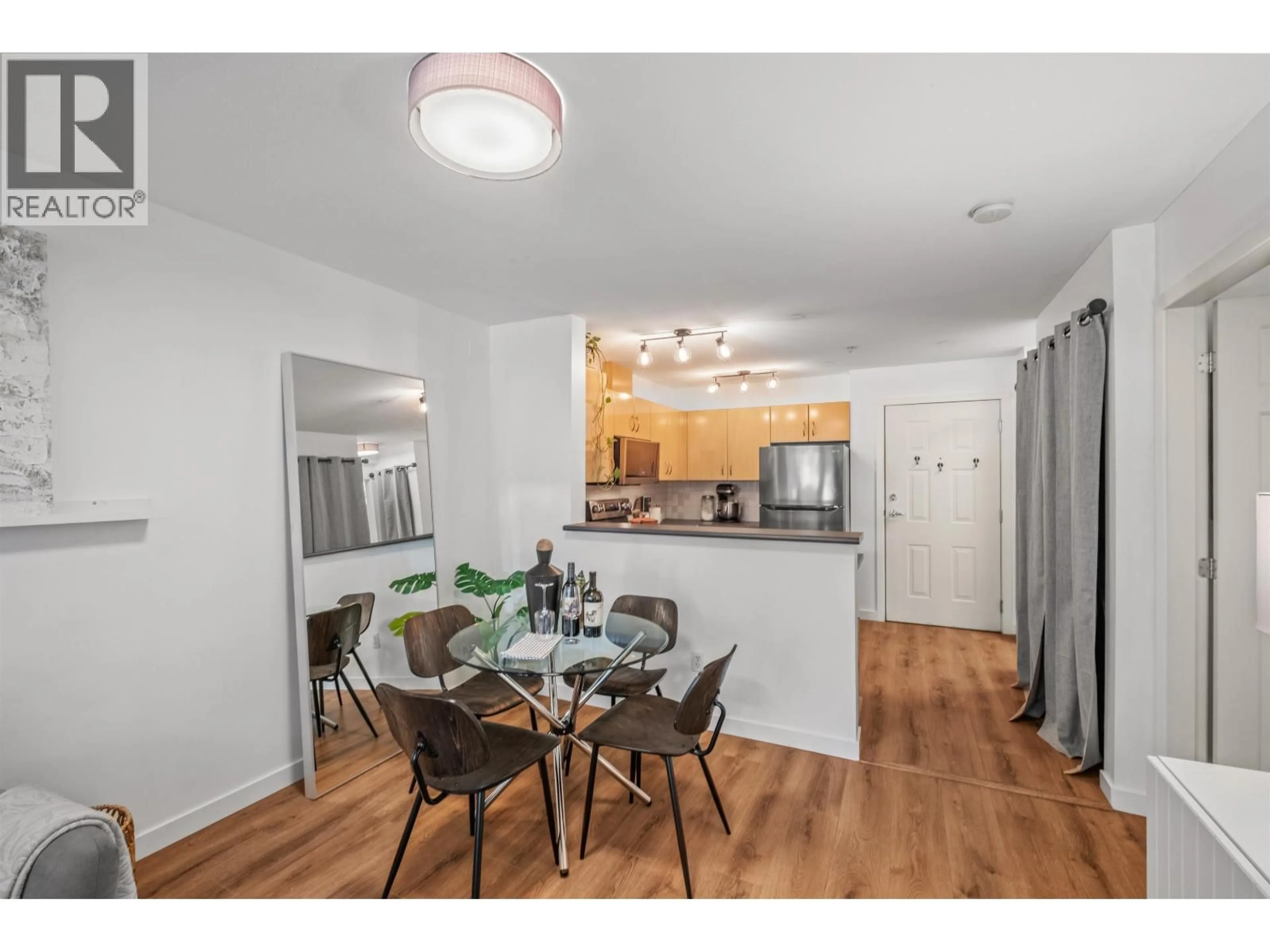 Unknown for 305 - 305 LONSDALE AVENUE, North Vancouver British Columbia V7M3G3