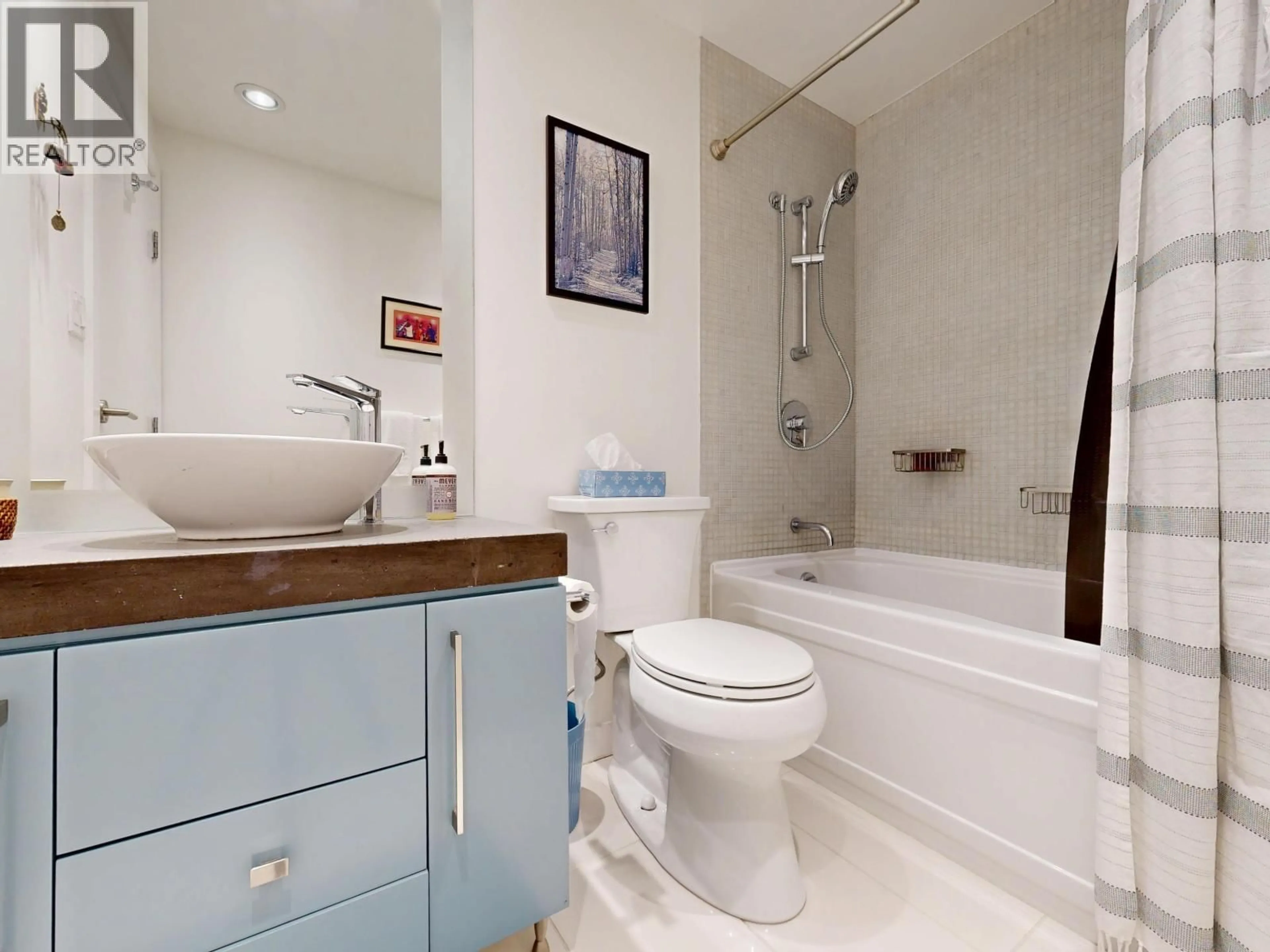 Standard bathroom, ceramic/tile floor for 503 - 638 BEACH CRESCENT, Vancouver British Columbia V6Z3H4