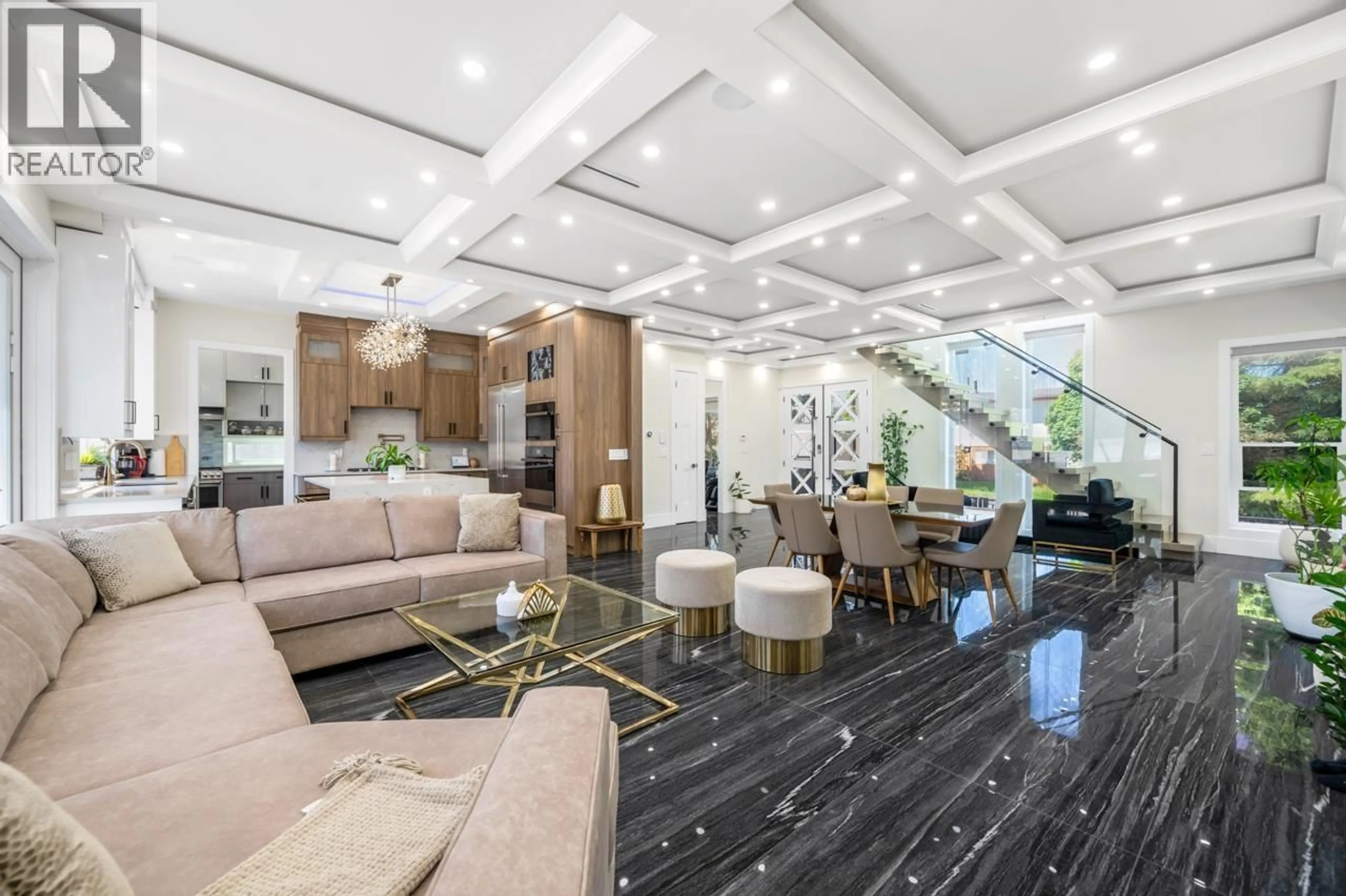 Lobby for 2798 43RD AVENUE, Vancouver British Columbia V5R2Y9