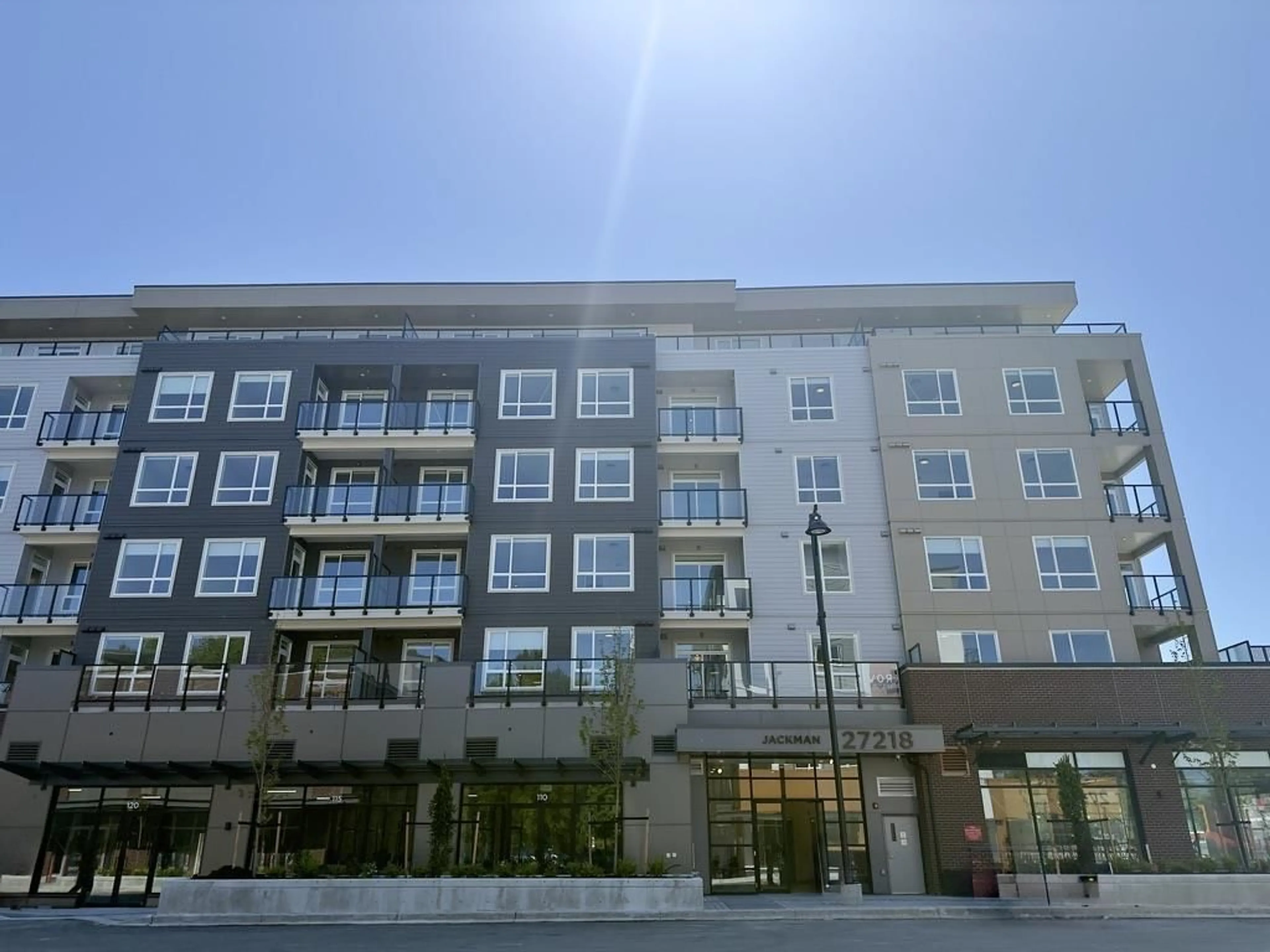 Patio, building for 314 - 27218 ALDERGROVE TOWN CENTRE, Langley British Columbia V4W0E4