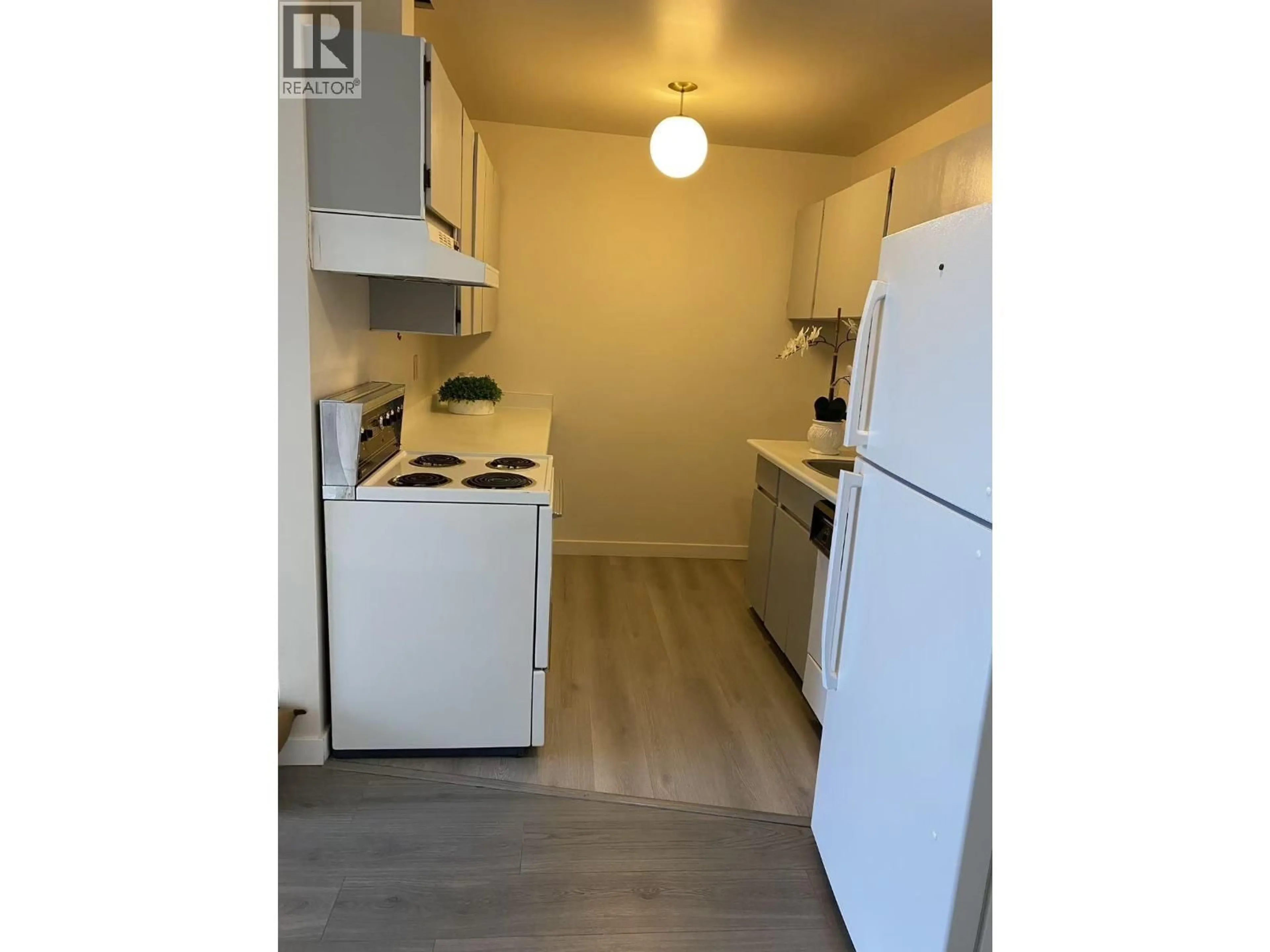 Standard kitchen, wood/laminate floor for 308 - 7180 LINDSAY ROAD, Richmond British Columbia V7C3M6