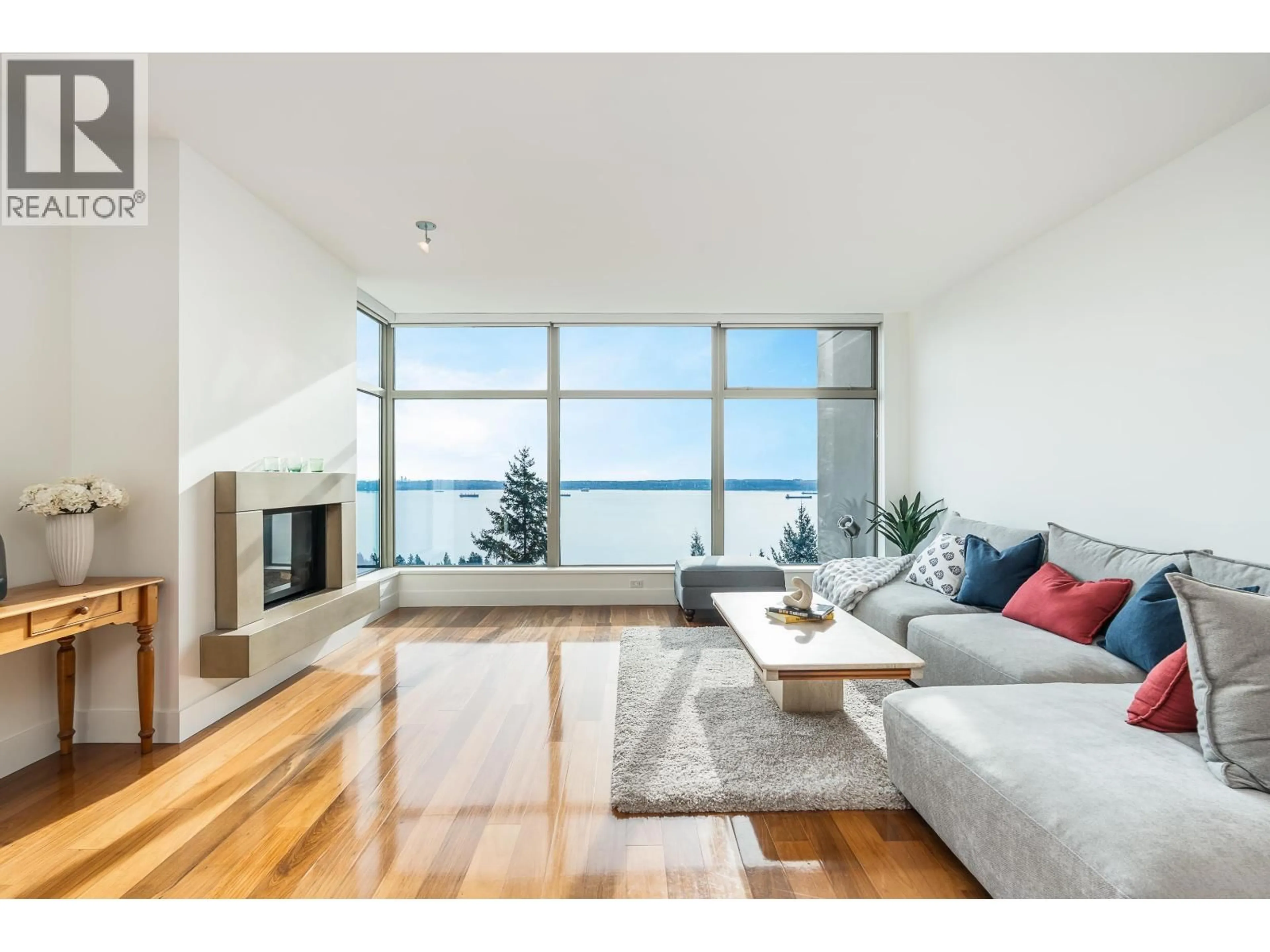 Living room with furniture, unknown for 1101 - 3335 CYPRESS PLACE, West Vancouver British Columbia V7S3J8