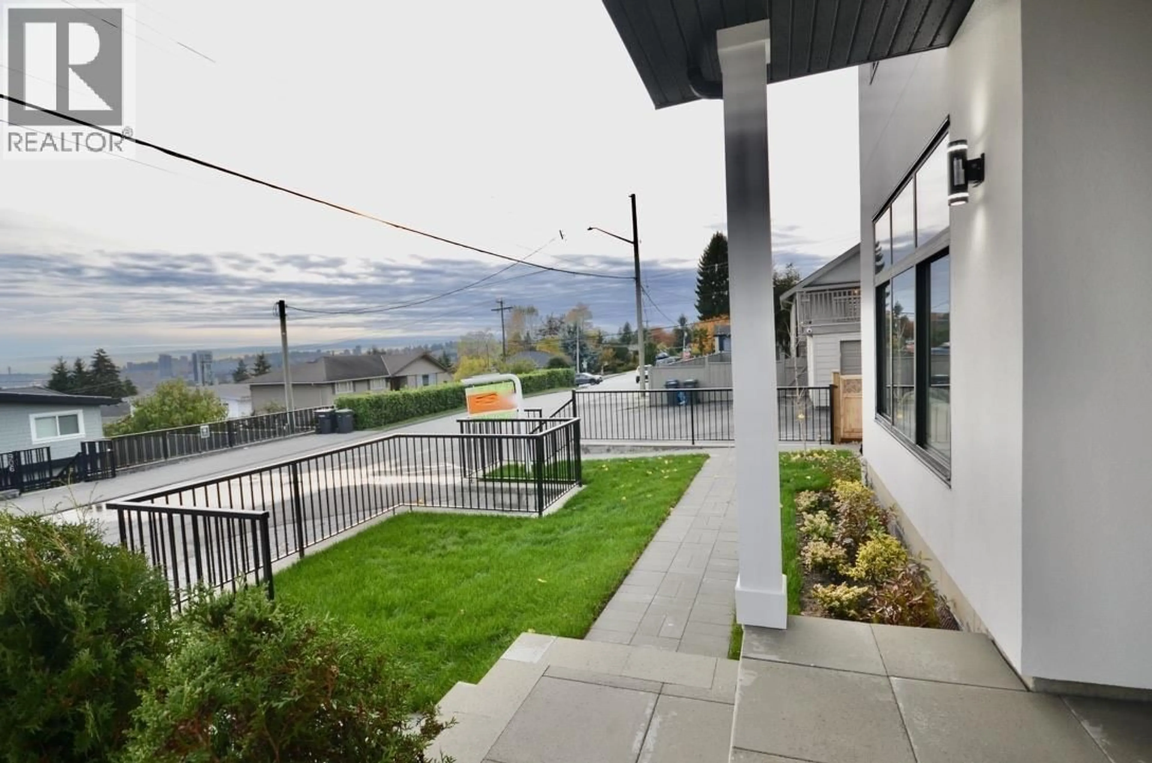 Patio, mountain view for 101 - 901 EDGAR AVENUE, Coquitlam British Columbia V3K2K1