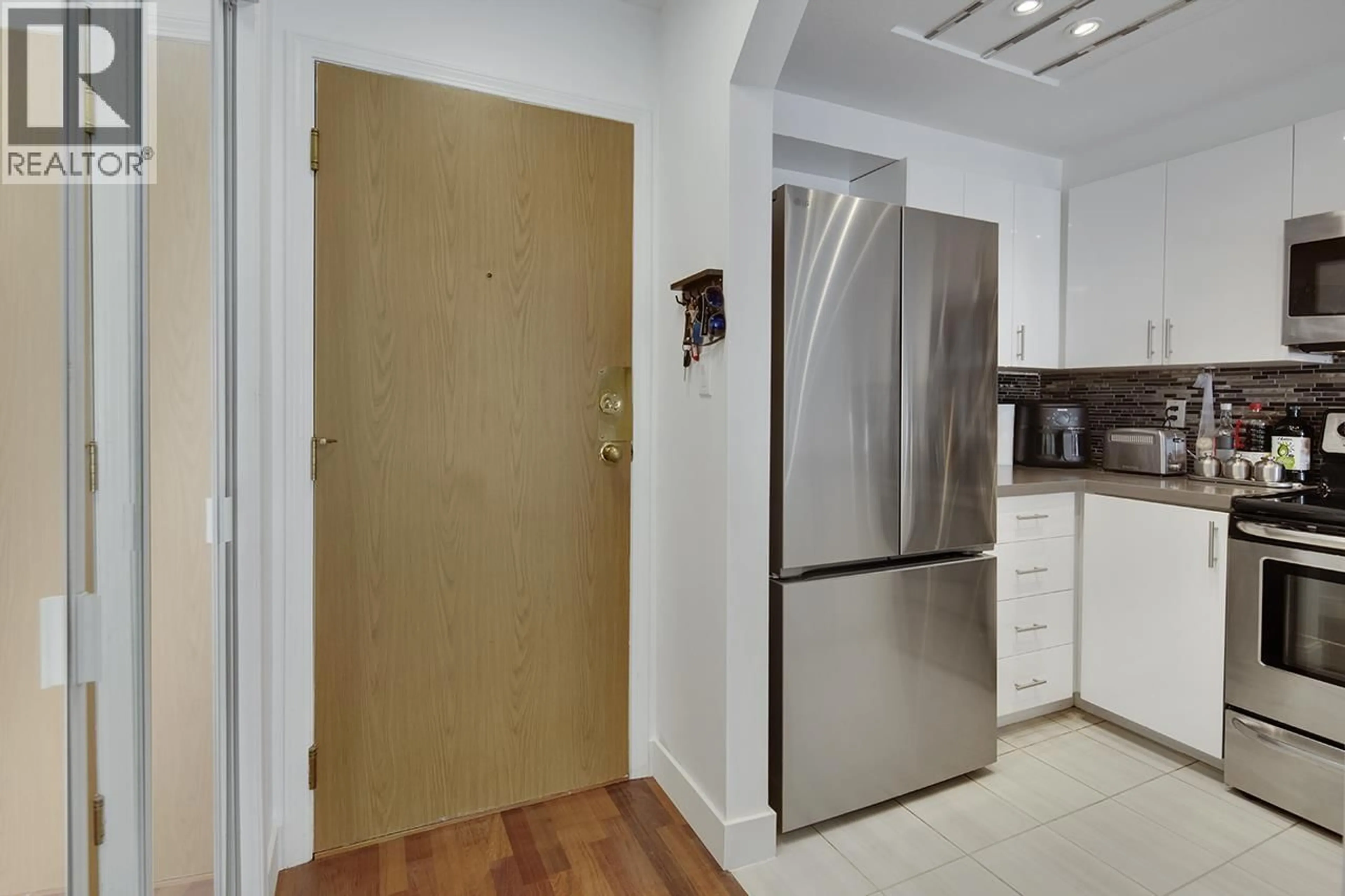 Standard kitchen, unknown for 206 - 1650 GRANT AVENUE, Port Coquitlam British Columbia V3B7V2