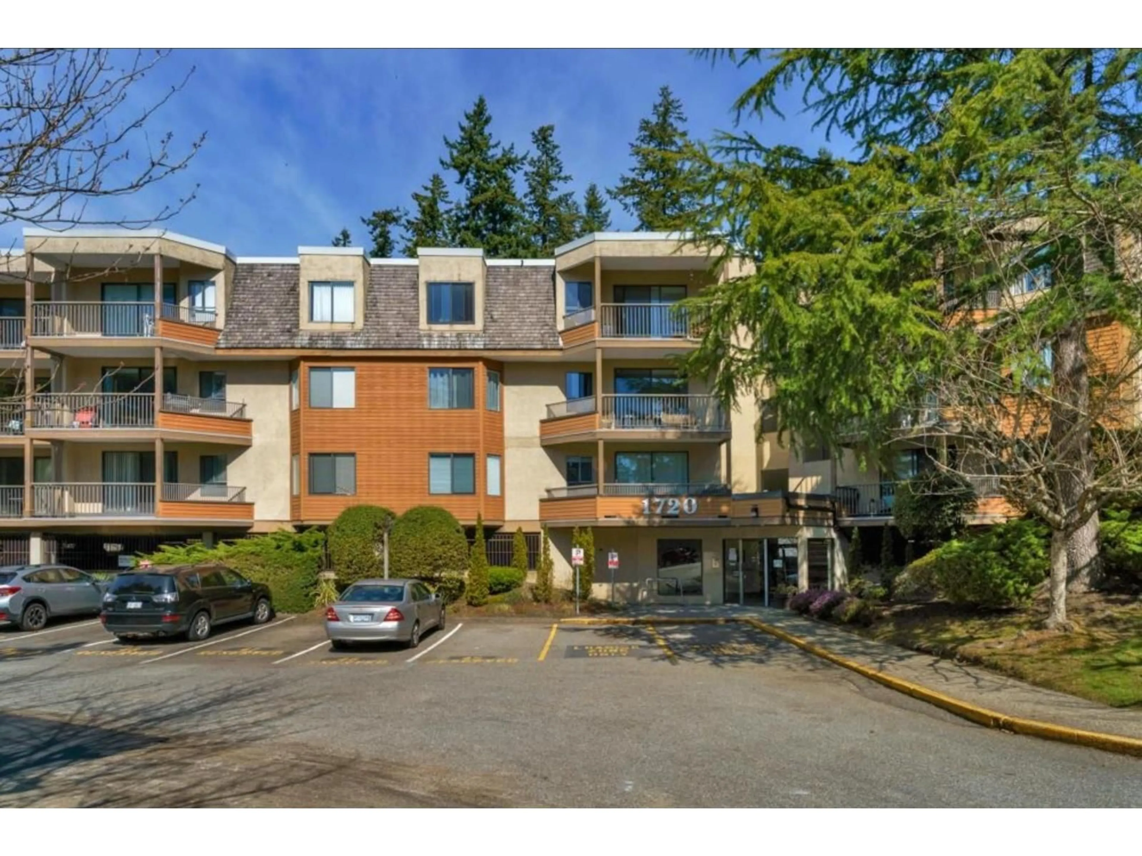 Unknown for 303 - 1720 SOUTHMERE, Surrey British Columbia V3R1N9