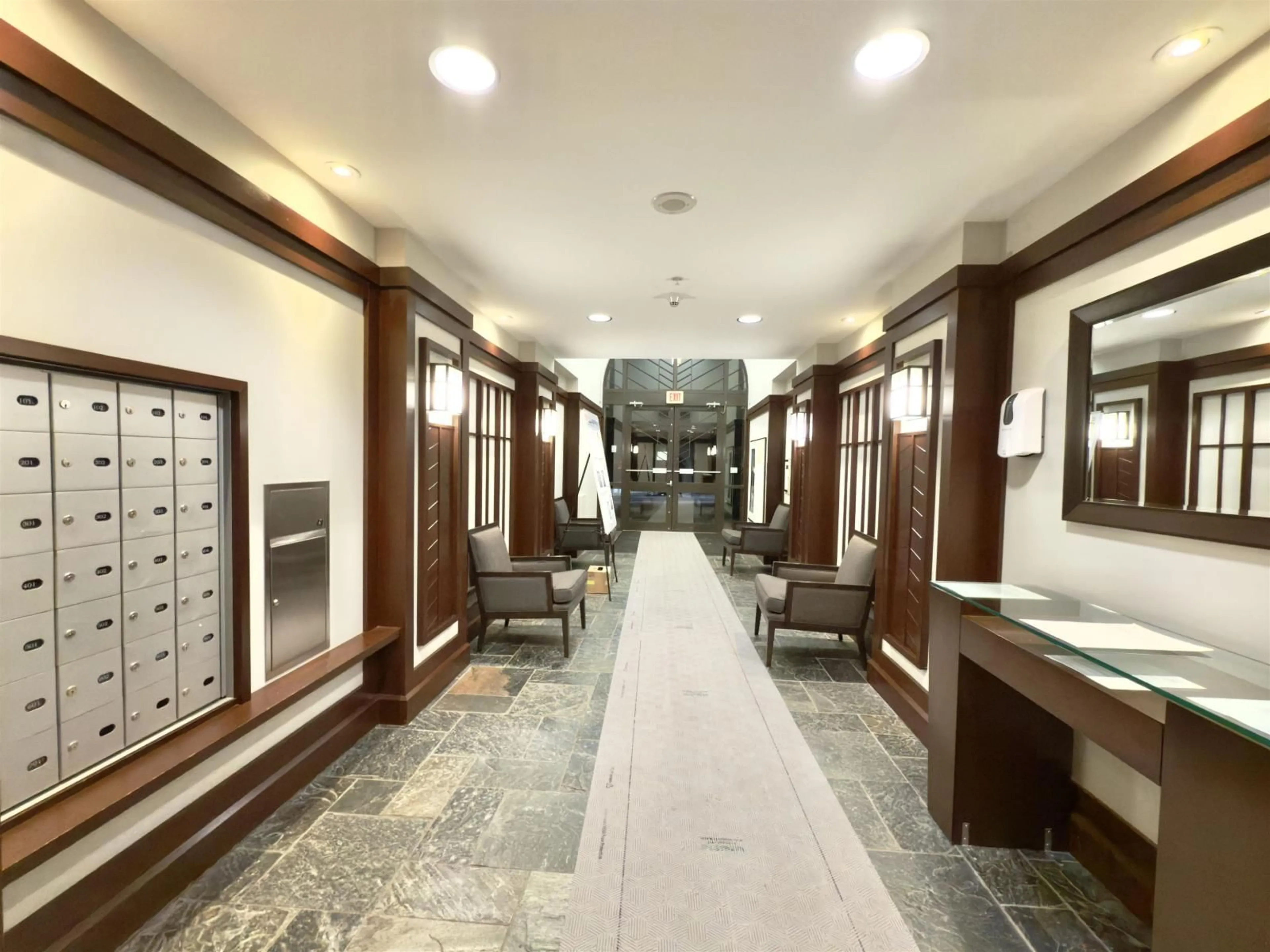 Lobby for 603 - 1550 MARTIN STREET, White Rock British Columbia V4B5M3