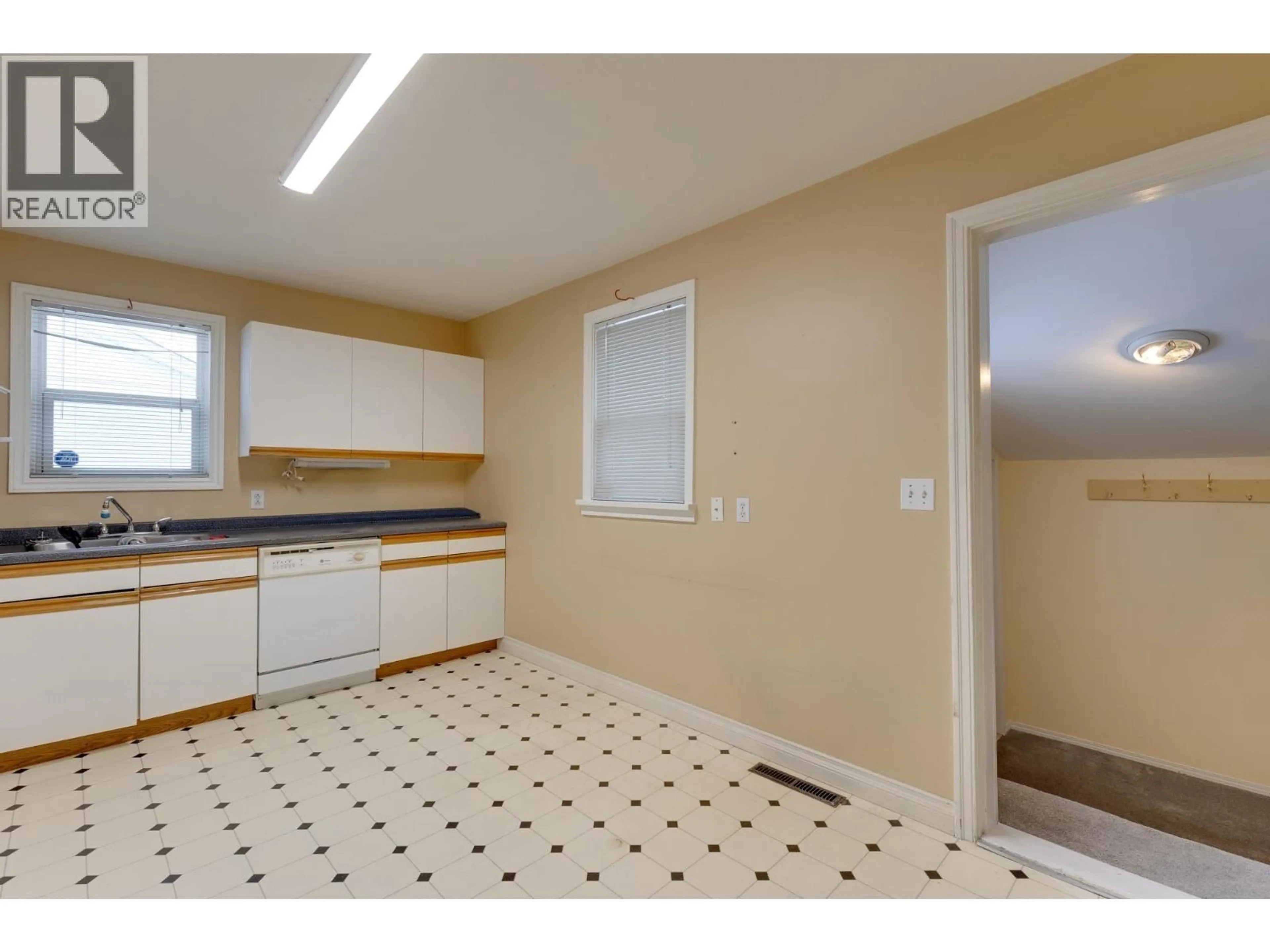 Standard kitchen, ceramic/tile floor for 2109 VICTORIA STREET, Prince George British Columbia V2L2L8