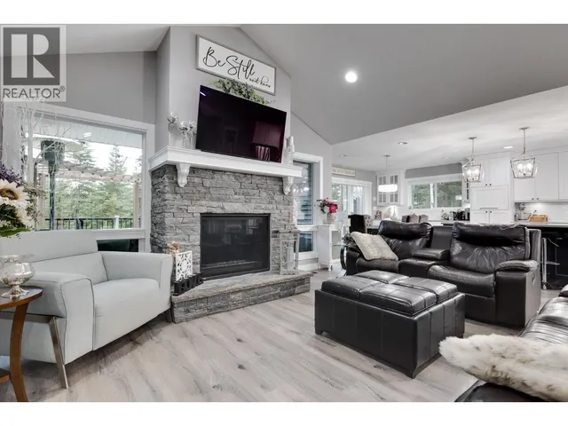 8458 WESTCREST DRIVE, Prince George 4