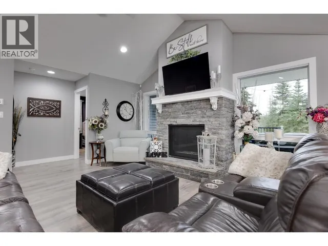 8458 WESTCREST DRIVE, Prince George 5